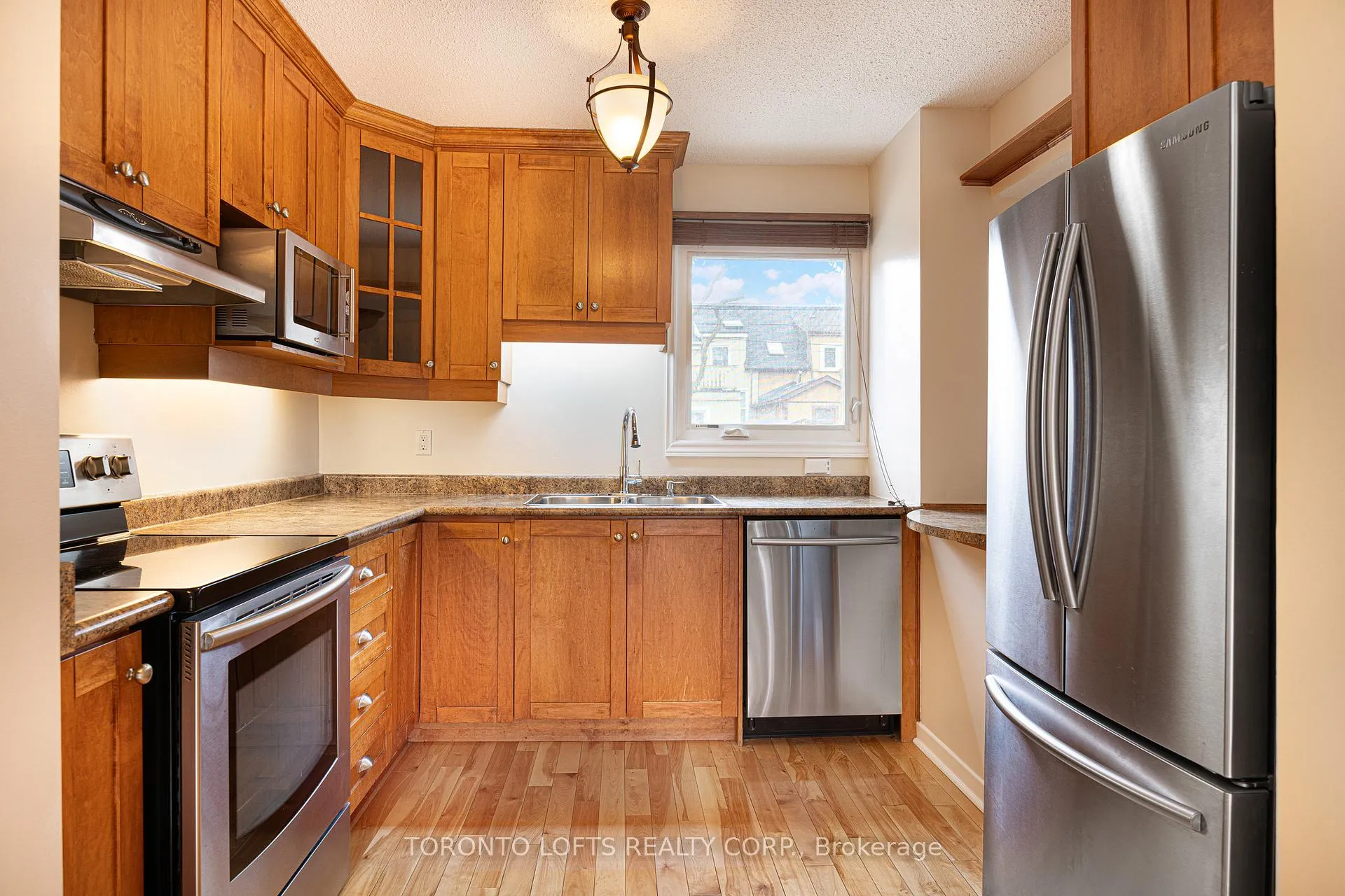 Photo 5 of 248 Milan Street, Toronto, Moss Park — HOMEH