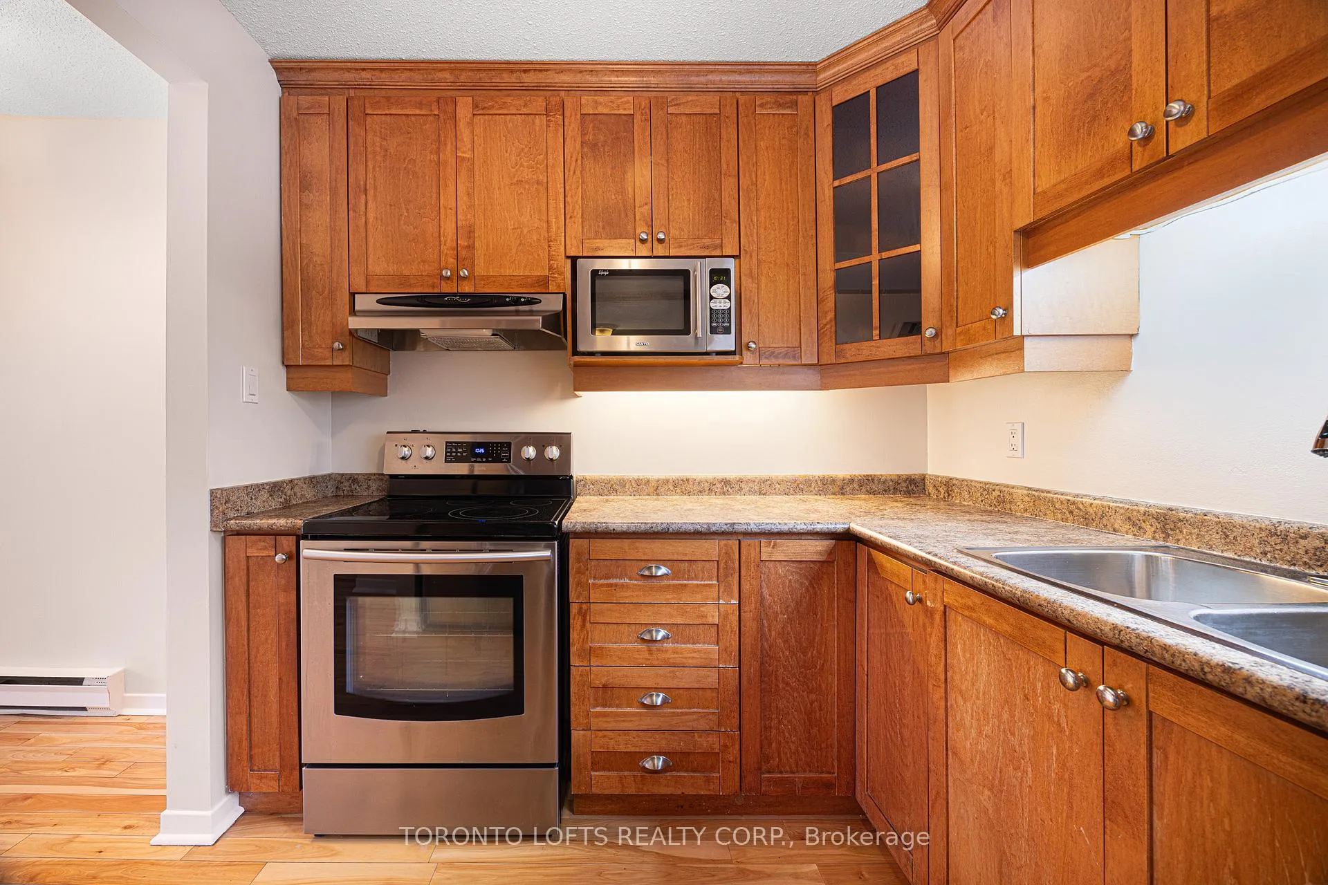 Photo 6 of 248 Milan Street, Toronto, Moss Park — HOMEH