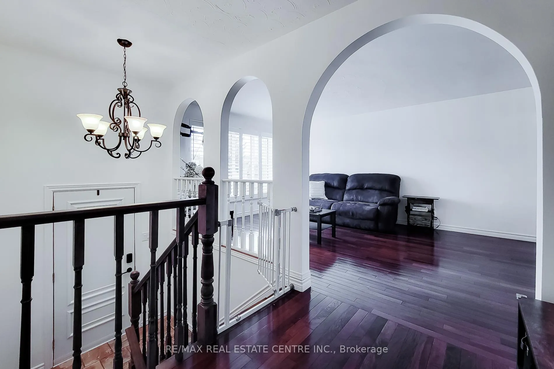 Photo 6 of 2 Ashwood Court, Hamilton, Stoney Creek — HOMEH