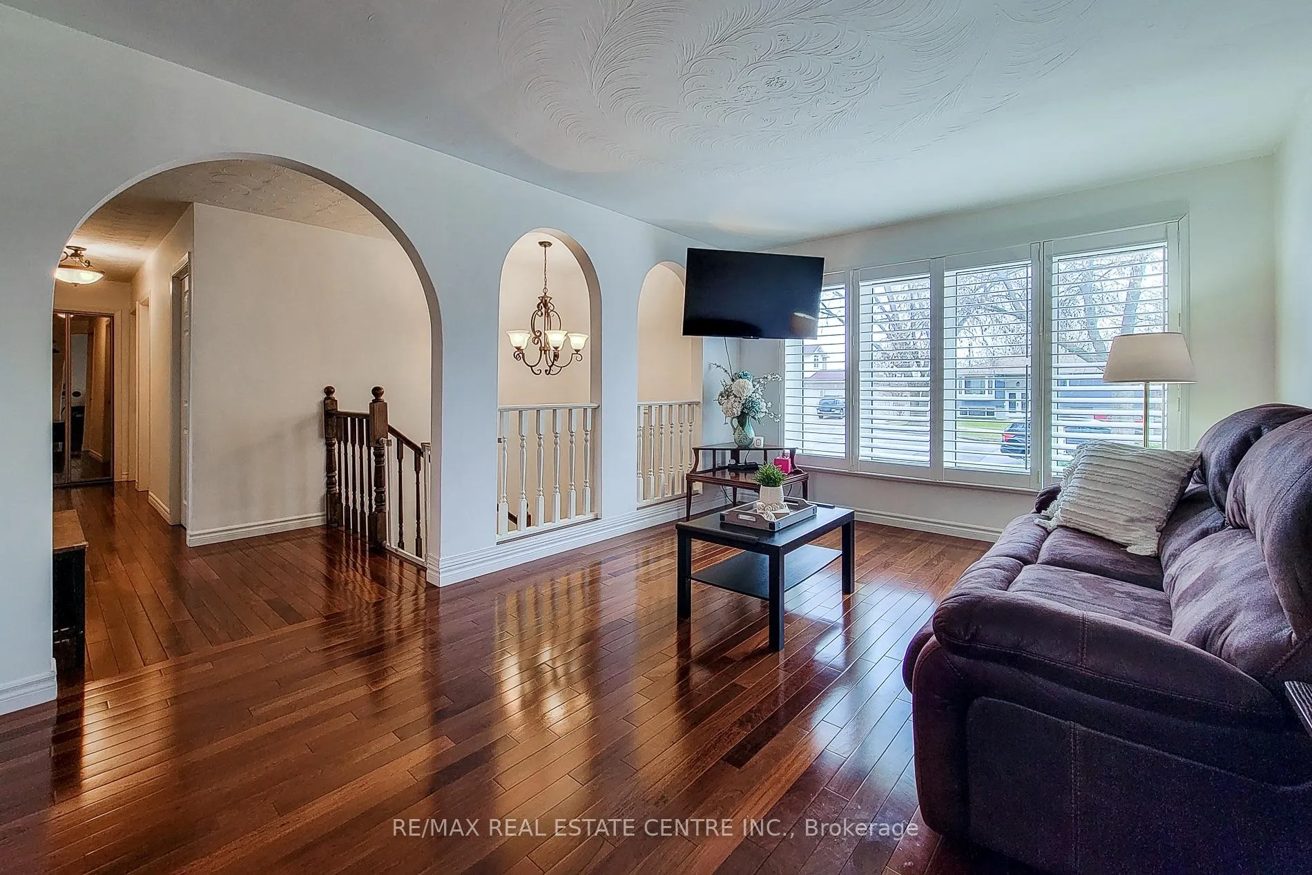 Photo 7 of 2 Ashwood Court, Hamilton, Stoney Creek — HOMEH