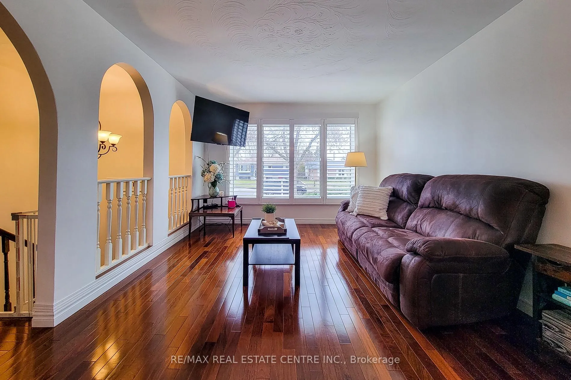 Photo 8 of 2 Ashwood Court, Hamilton, Stoney Creek — HOMEH