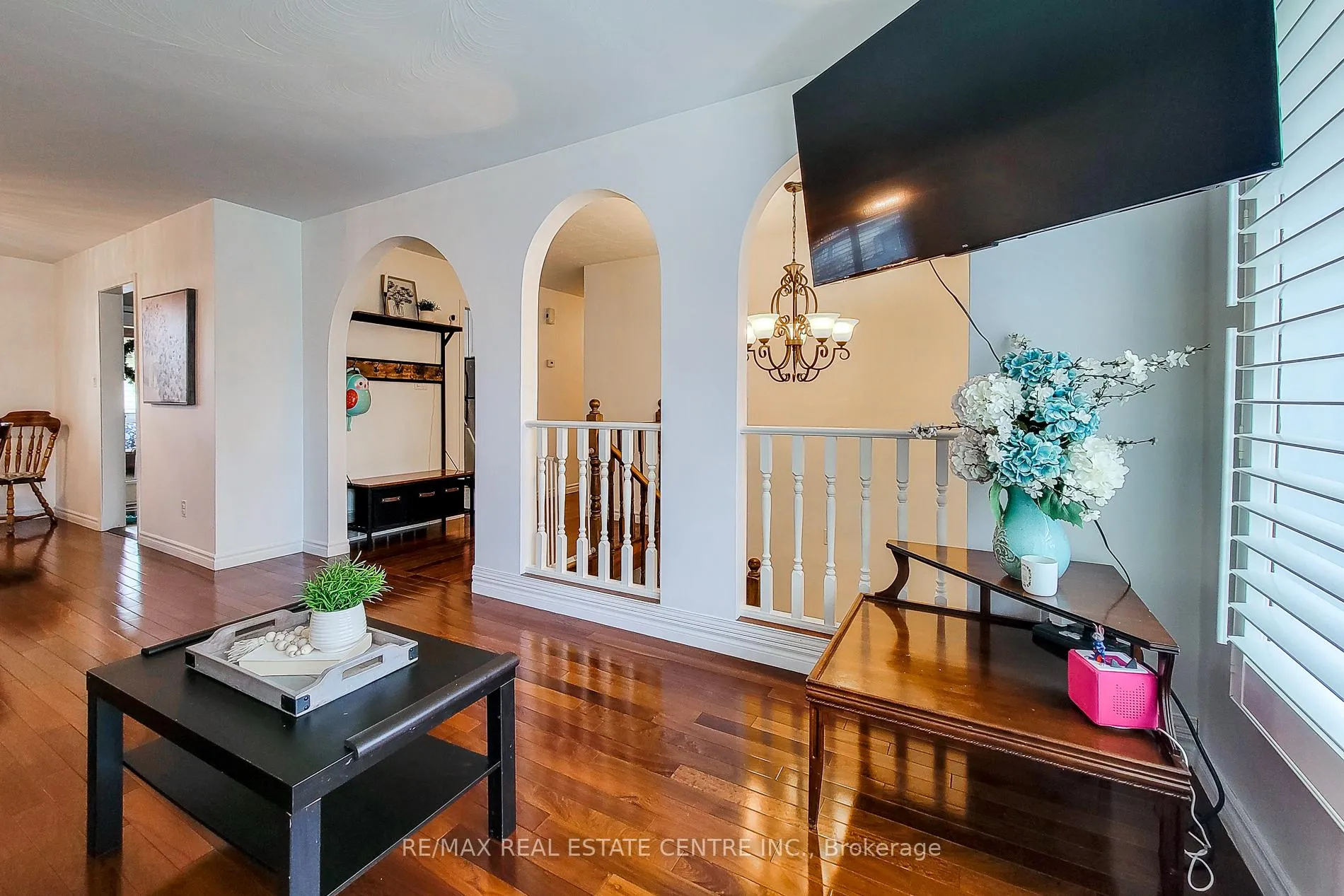 Photo 10 of 2 Ashwood Court, Hamilton, Stoney Creek — HOMEH