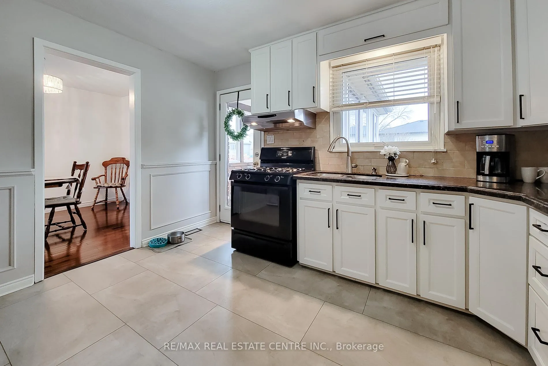 Photo 14 of 2 Ashwood Court, Hamilton, Stoney Creek — HOMEH