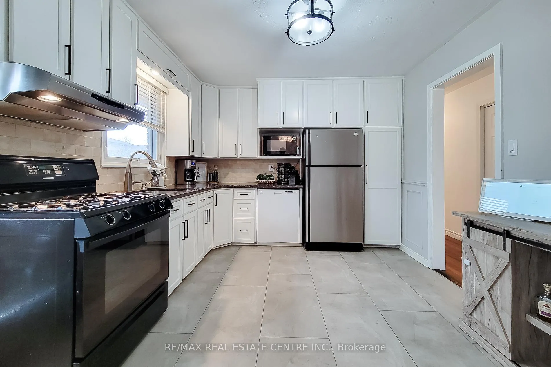 Photo 15 of 2 Ashwood Court, Hamilton, Stoney Creek — HOMEH