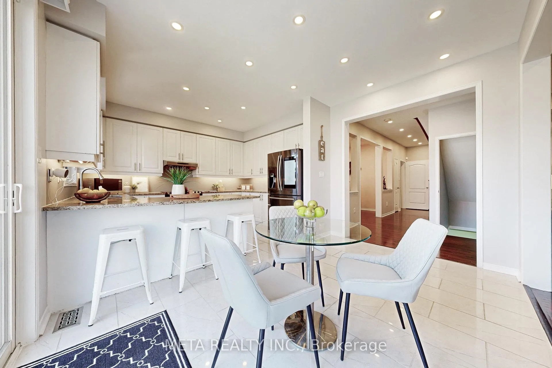 Photo 14 of 11 Keiffer Court, Whitby, Williamsburg — HOMEH