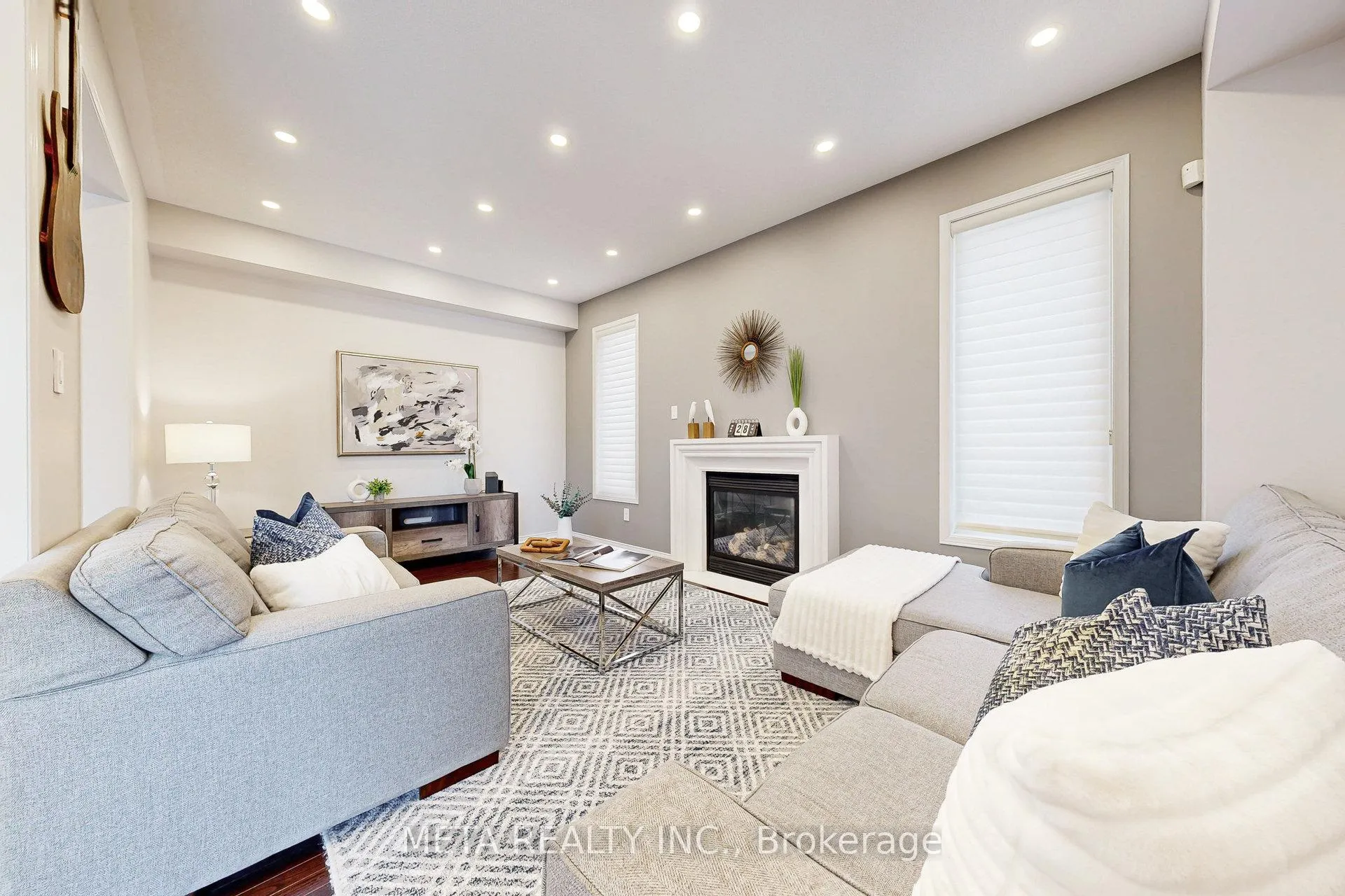 Photo 19 of 11 Keiffer Court, Whitby, Williamsburg — HOMEH