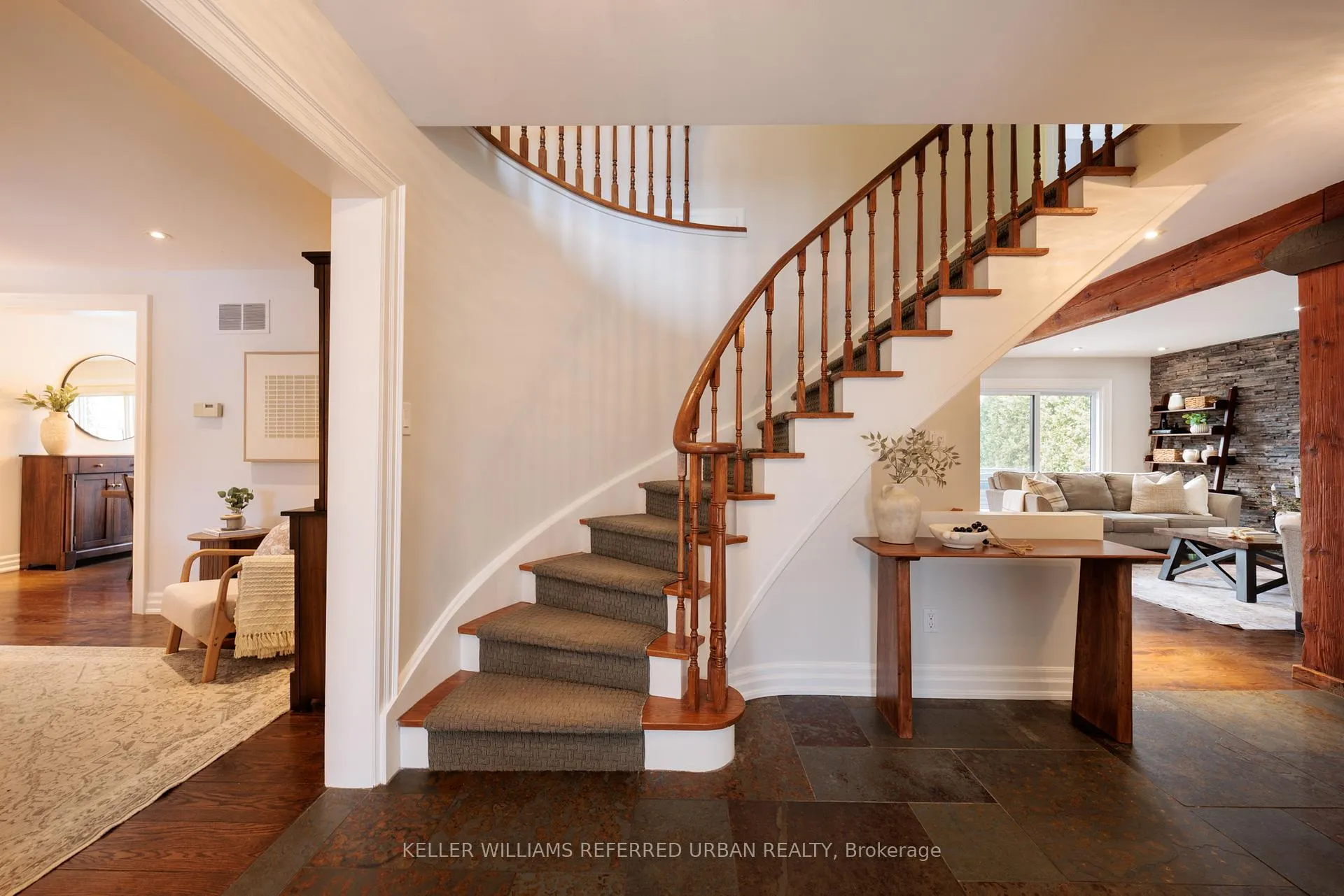 Photo 4 of 6 Prentice Court, Markham, Unionville — HOMEH