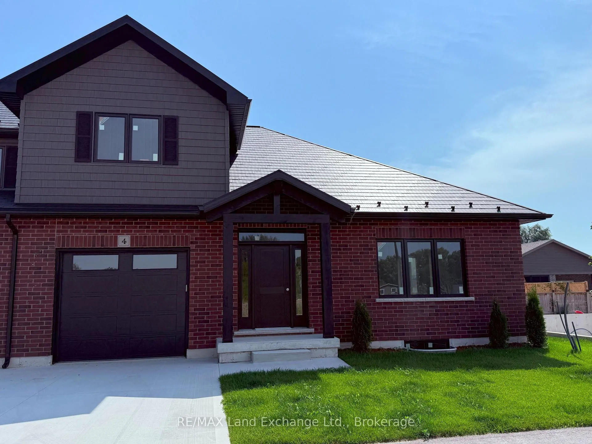 Photo 1 of Unit Unit 4, 8 Golf Links Road, Kincardine — HOMEH