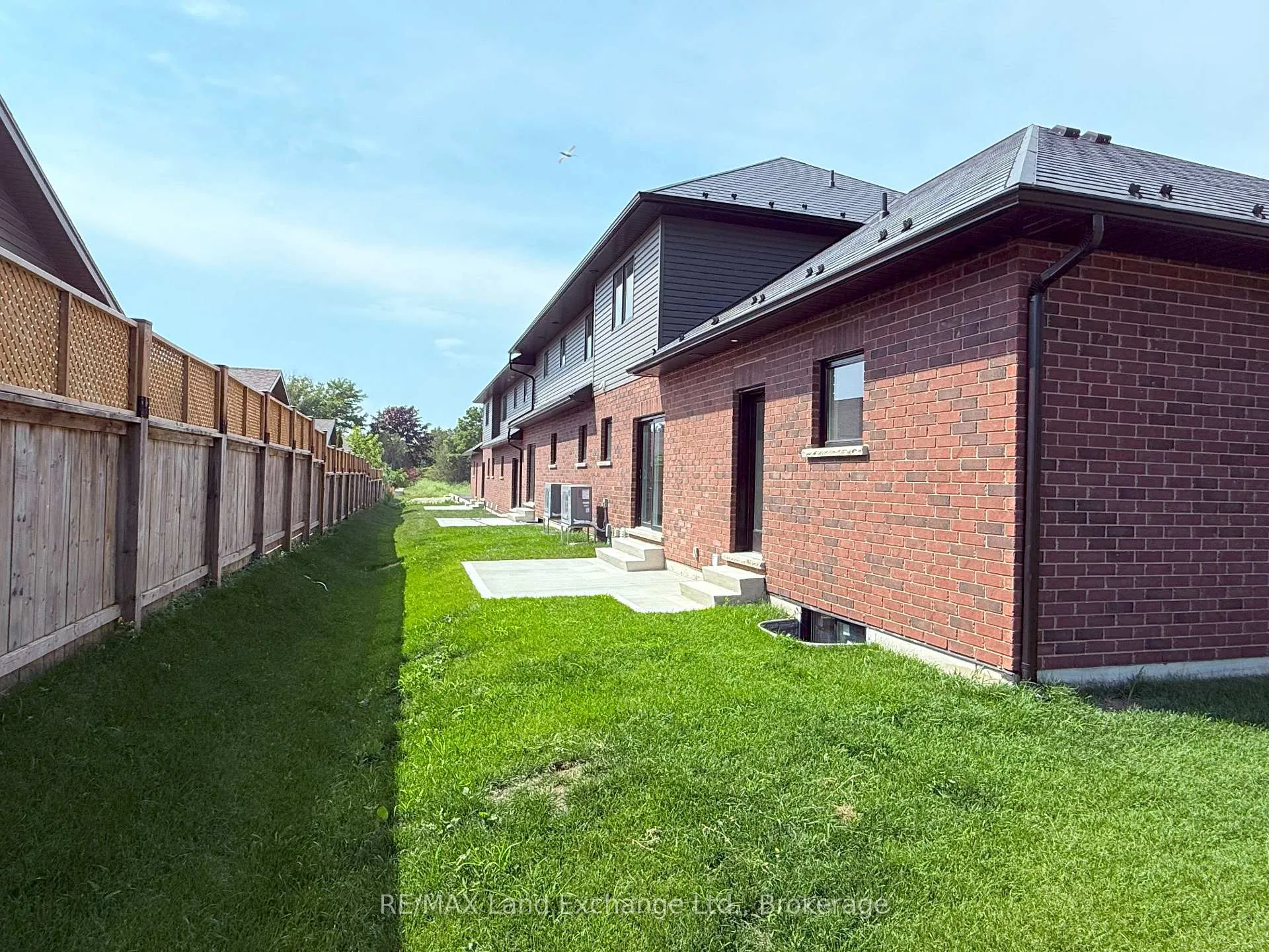 Photo 3 of Unit Unit 4, 8 Golf Links Road, Kincardine — HOMEH