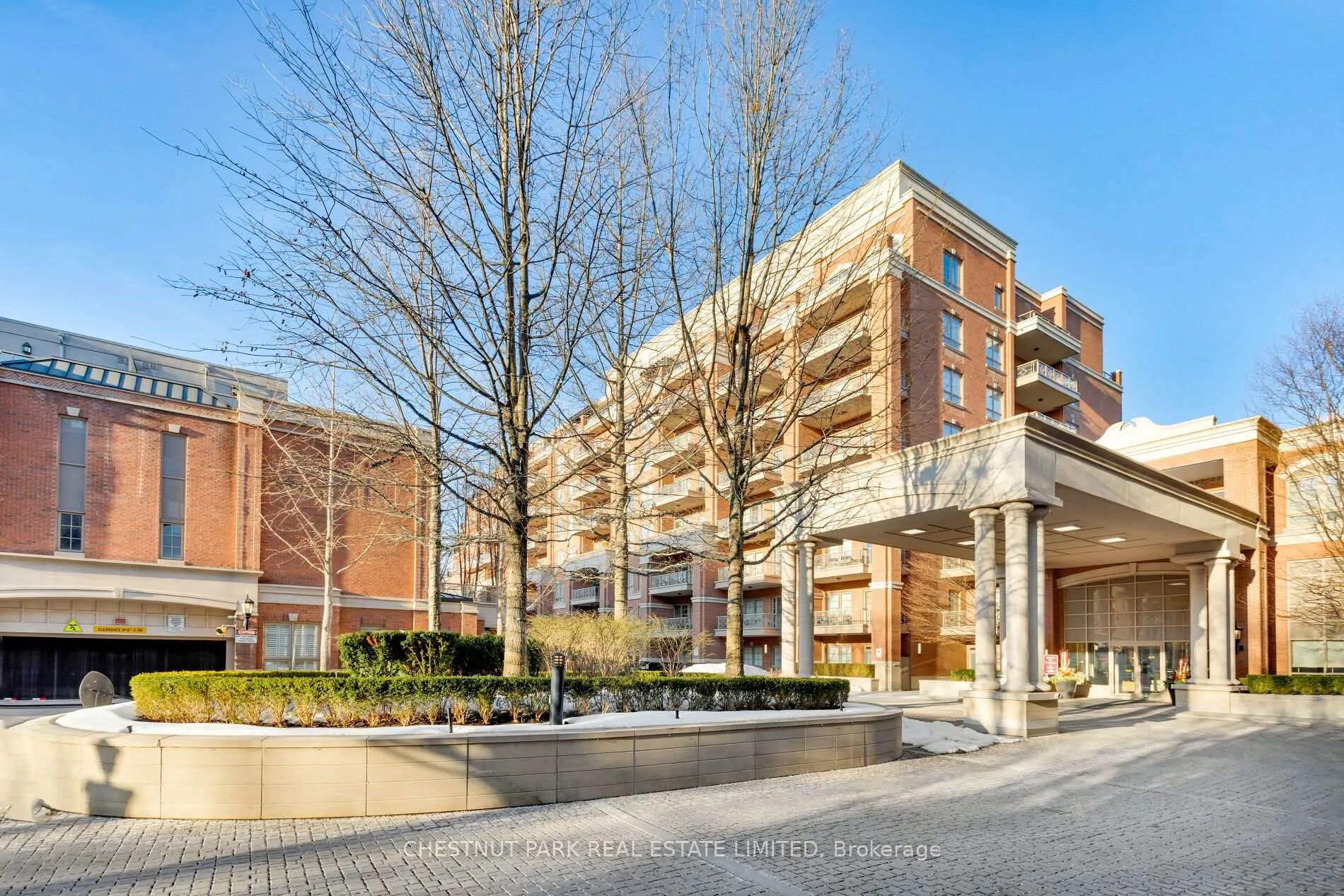 Photo 2 of Unit 804, 21 Burkebrook Place, North York, Bridle Path-Sunnybrook-York Mills — HOMEH
