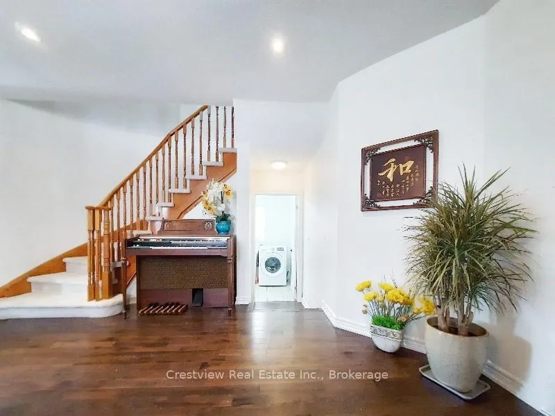 Photo 13 of 56 Vinifera Drive, Grimsby, Grimsby East — HOMEH