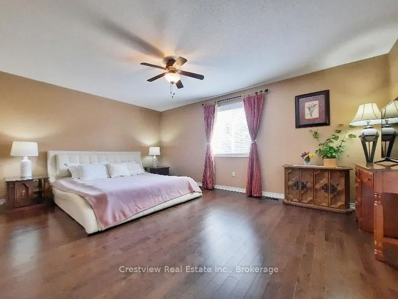 Photo 16 of 56 Vinifera Drive, Grimsby, Grimsby East — HOMEH