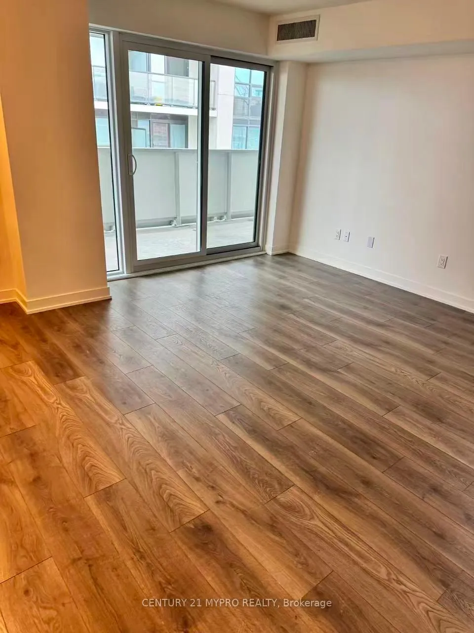 Photo 2 of Unit 413, 1010 Sandy Beach Road, Pickering, Bay Ridges — HOMEH