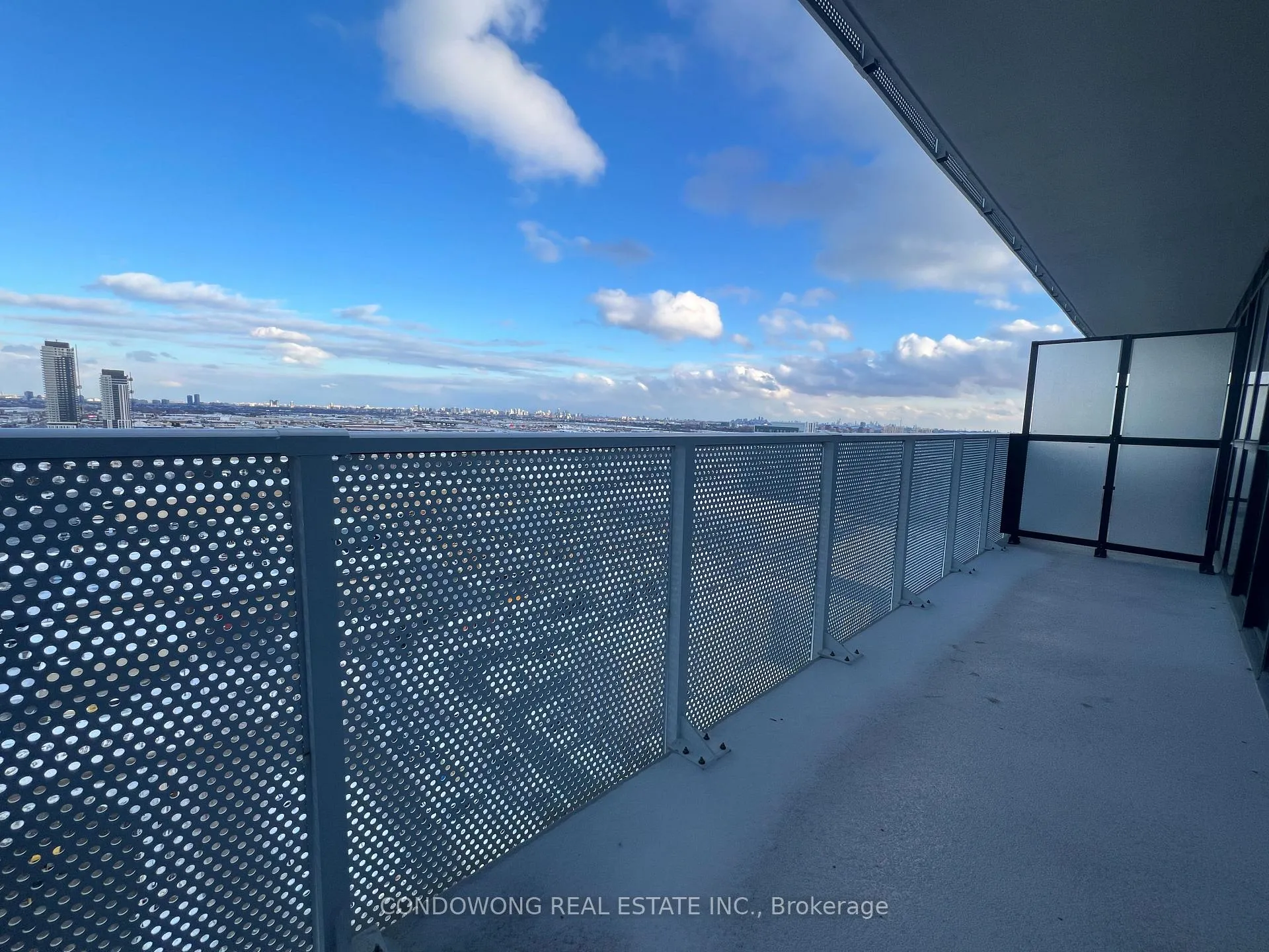 Photo 8 of Unit 2607, 28 Interchange Way, Vaughan, Vaughan Corporate Centre — HOMEH