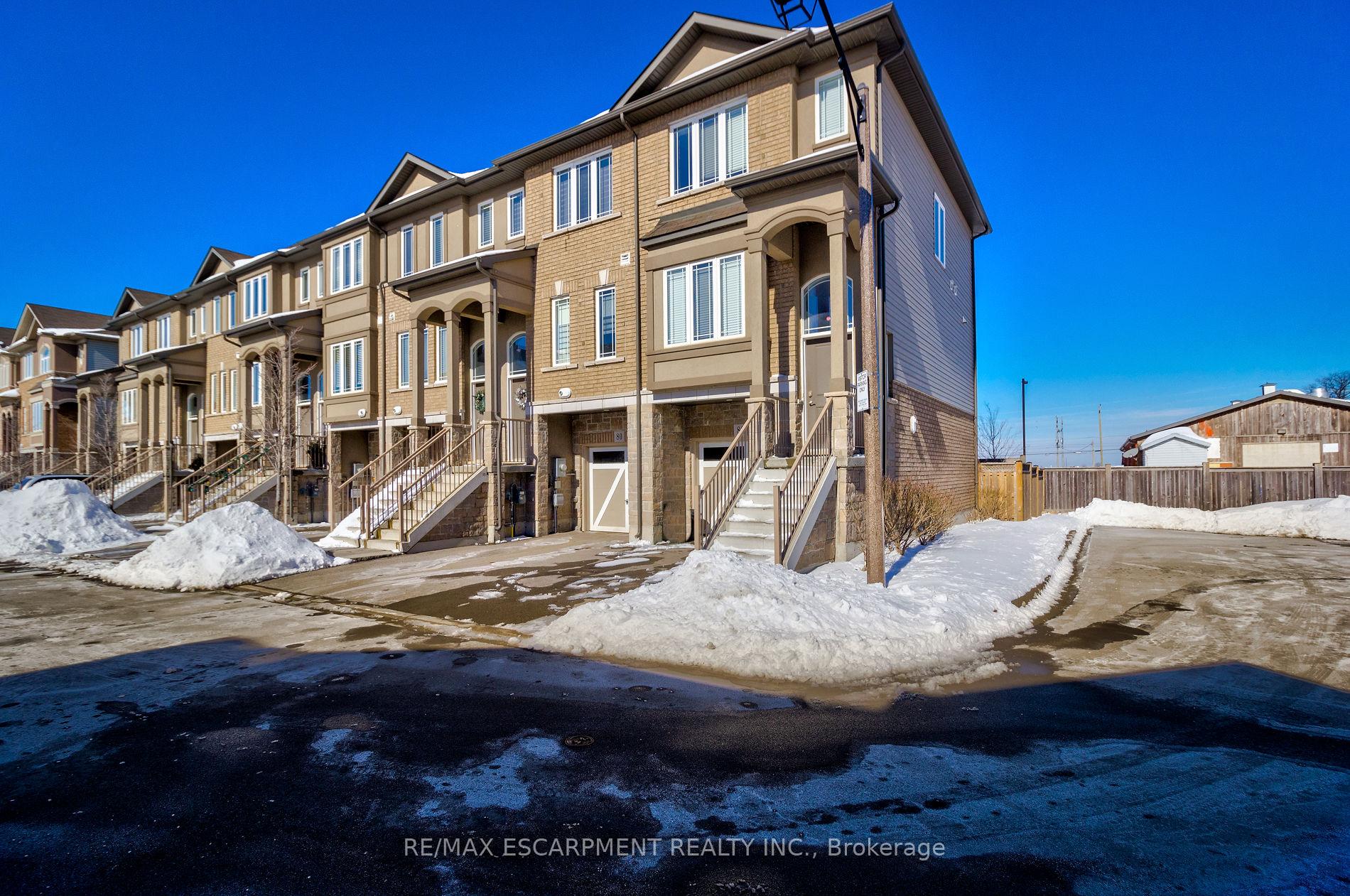 Photo 5 of 82 Bloom Crescent, Hamilton, Stoney Creek — HOMEH