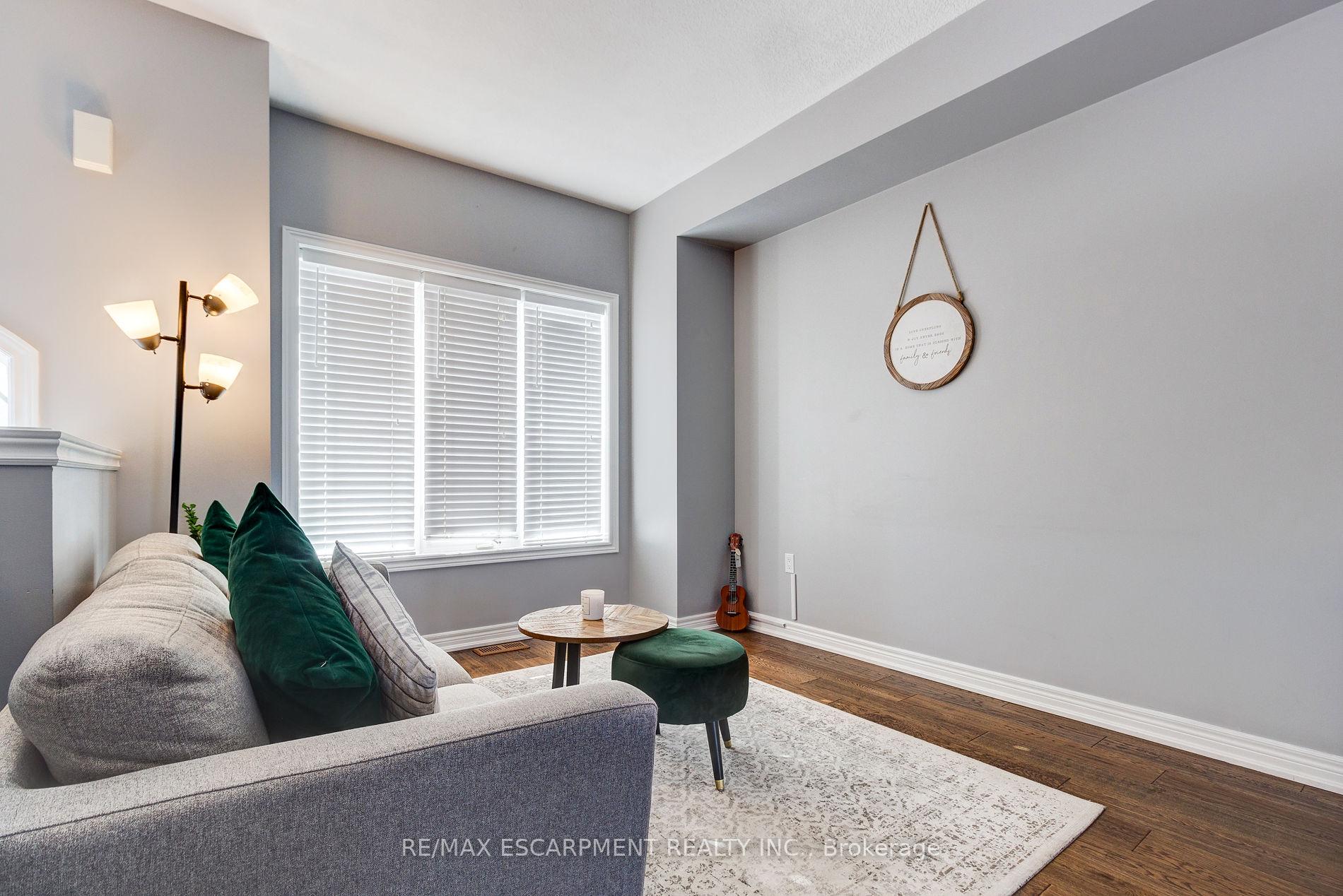 Photo 13 of 82 Bloom Crescent, Hamilton, Stoney Creek — HOMEH