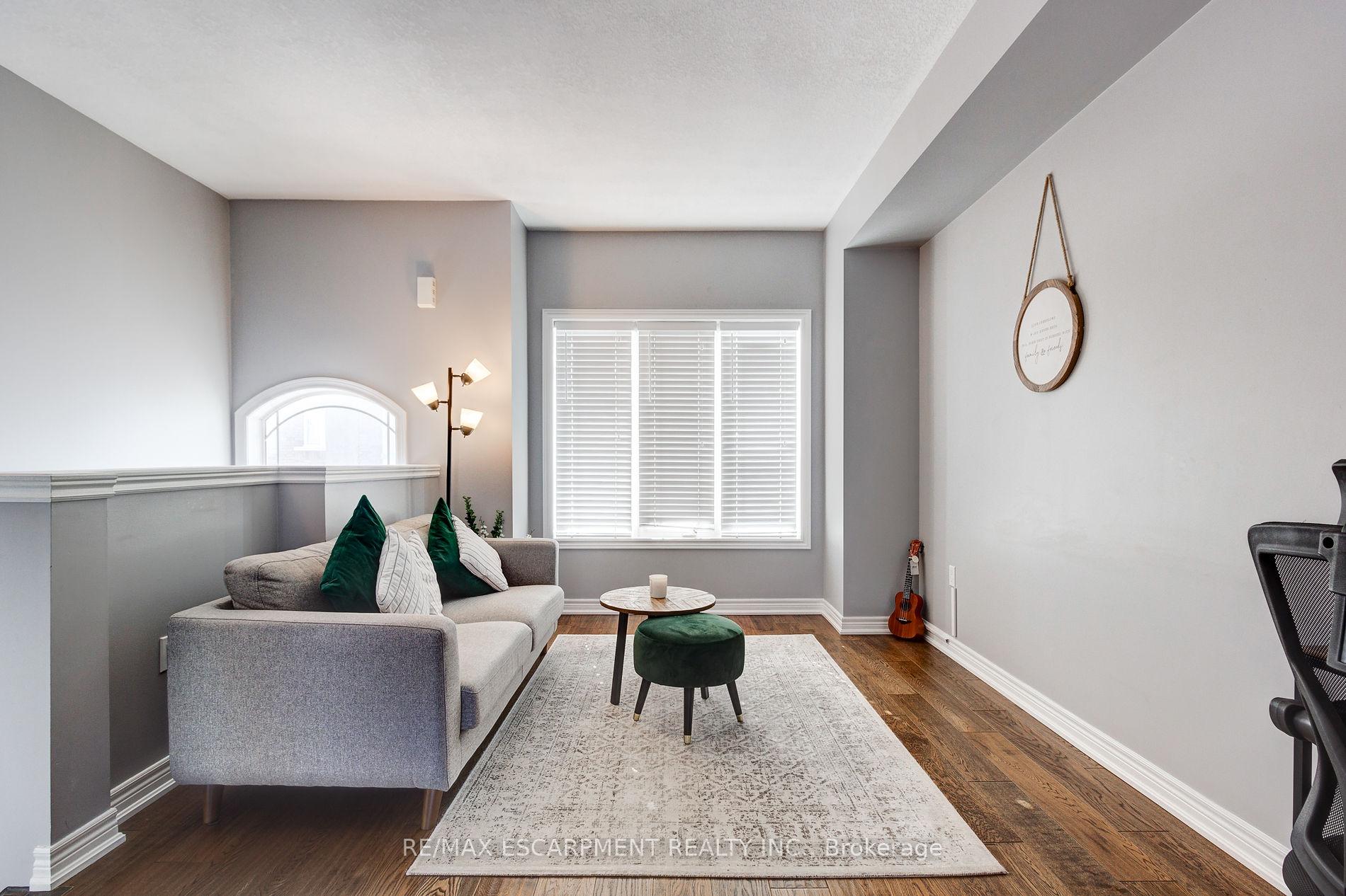 Photo 15 of 82 Bloom Crescent, Hamilton, Stoney Creek — HOMEH