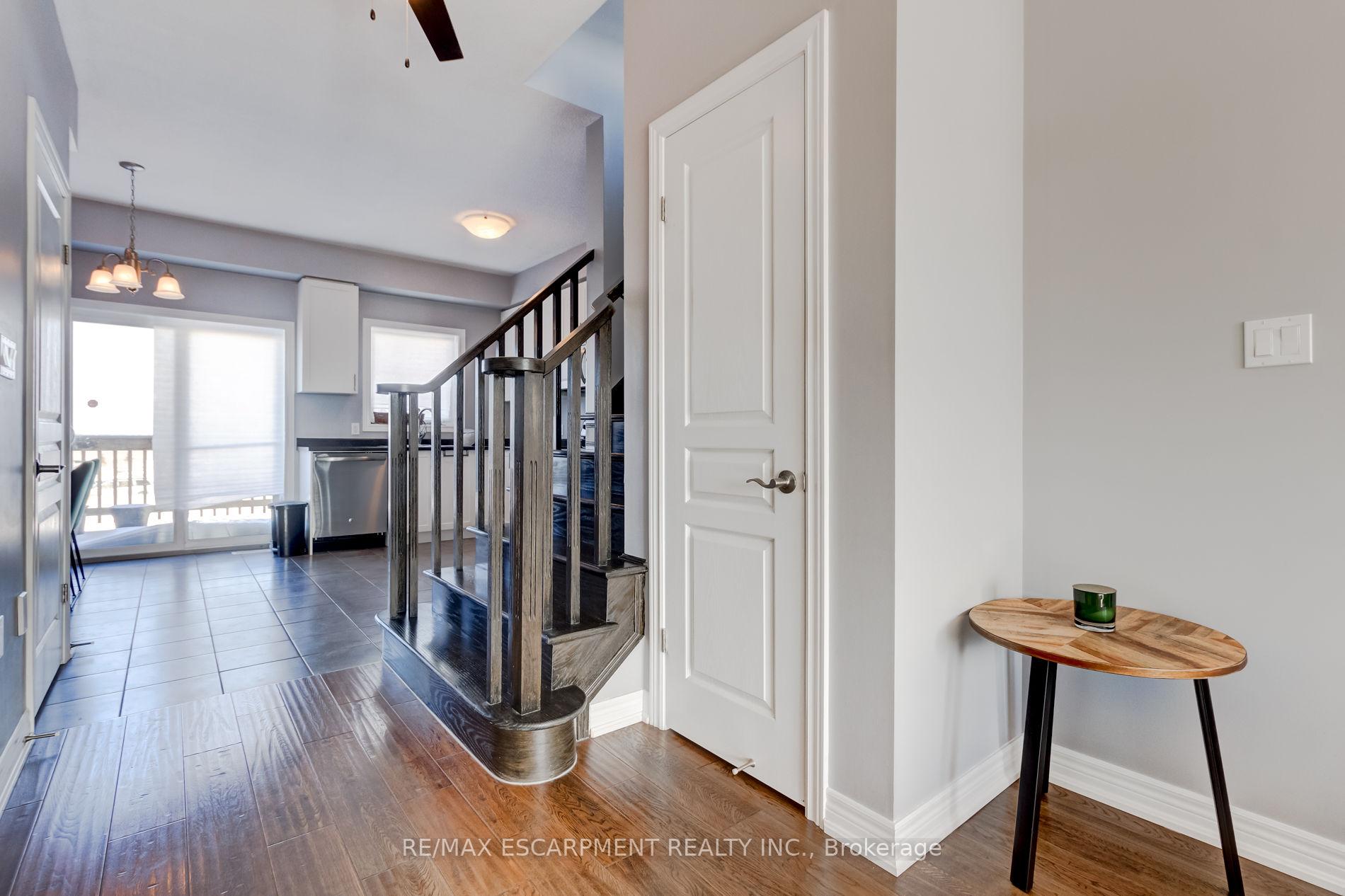 Photo 20 of 82 Bloom Crescent, Hamilton, Stoney Creek — HOMEH