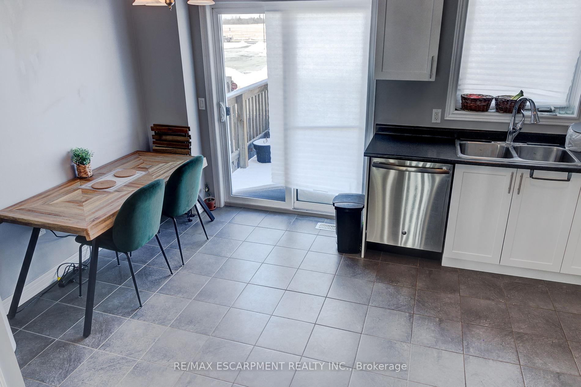 Photo 22 of 82 Bloom Crescent, Hamilton, Stoney Creek — HOMEH