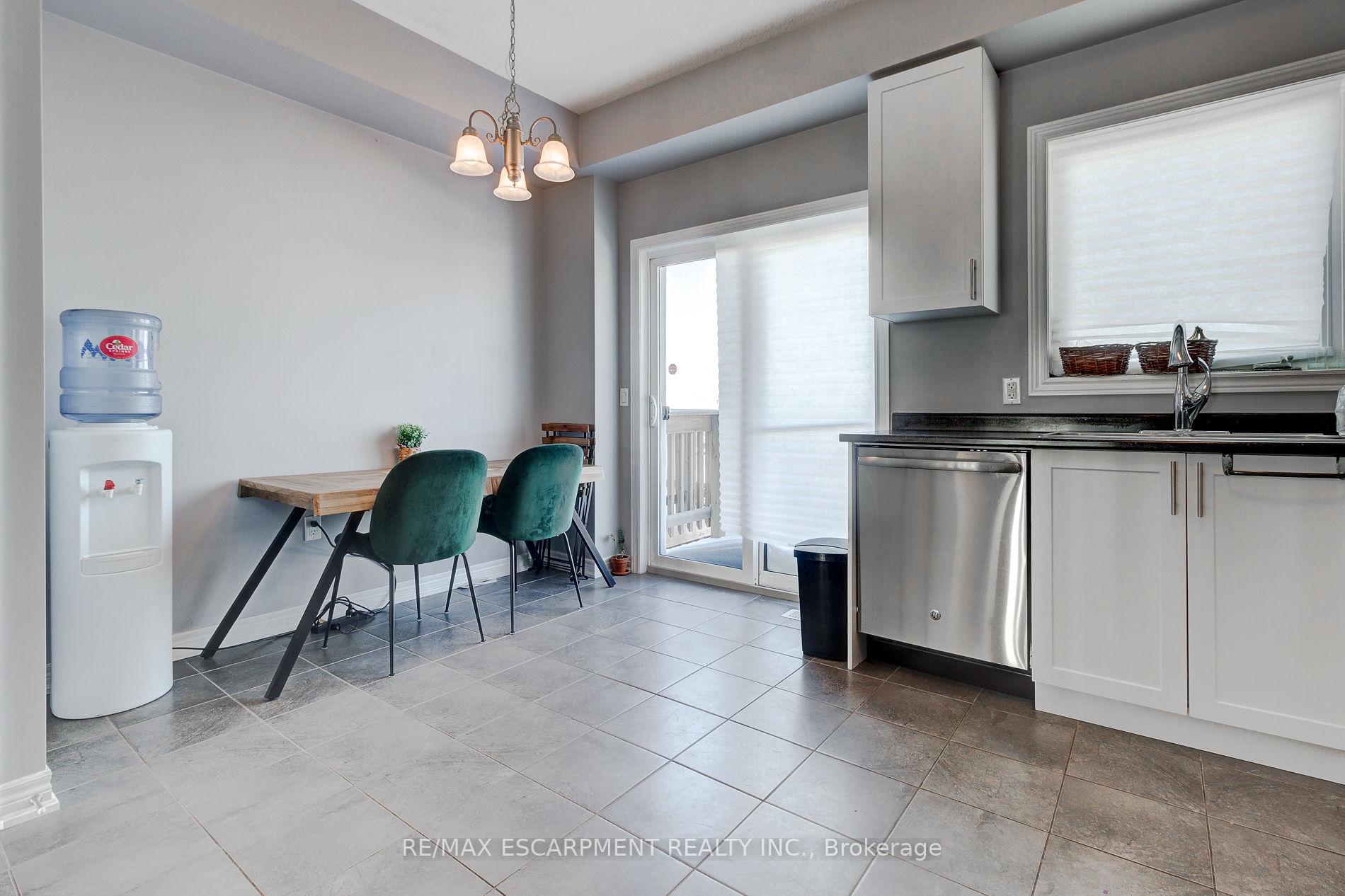 Photo 26 of 82 Bloom Crescent, Hamilton, Stoney Creek — HOMEH