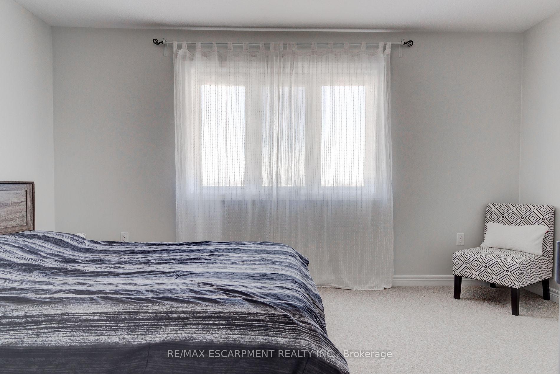 Photo 32 of 82 Bloom Crescent, Hamilton, Stoney Creek — HOMEH