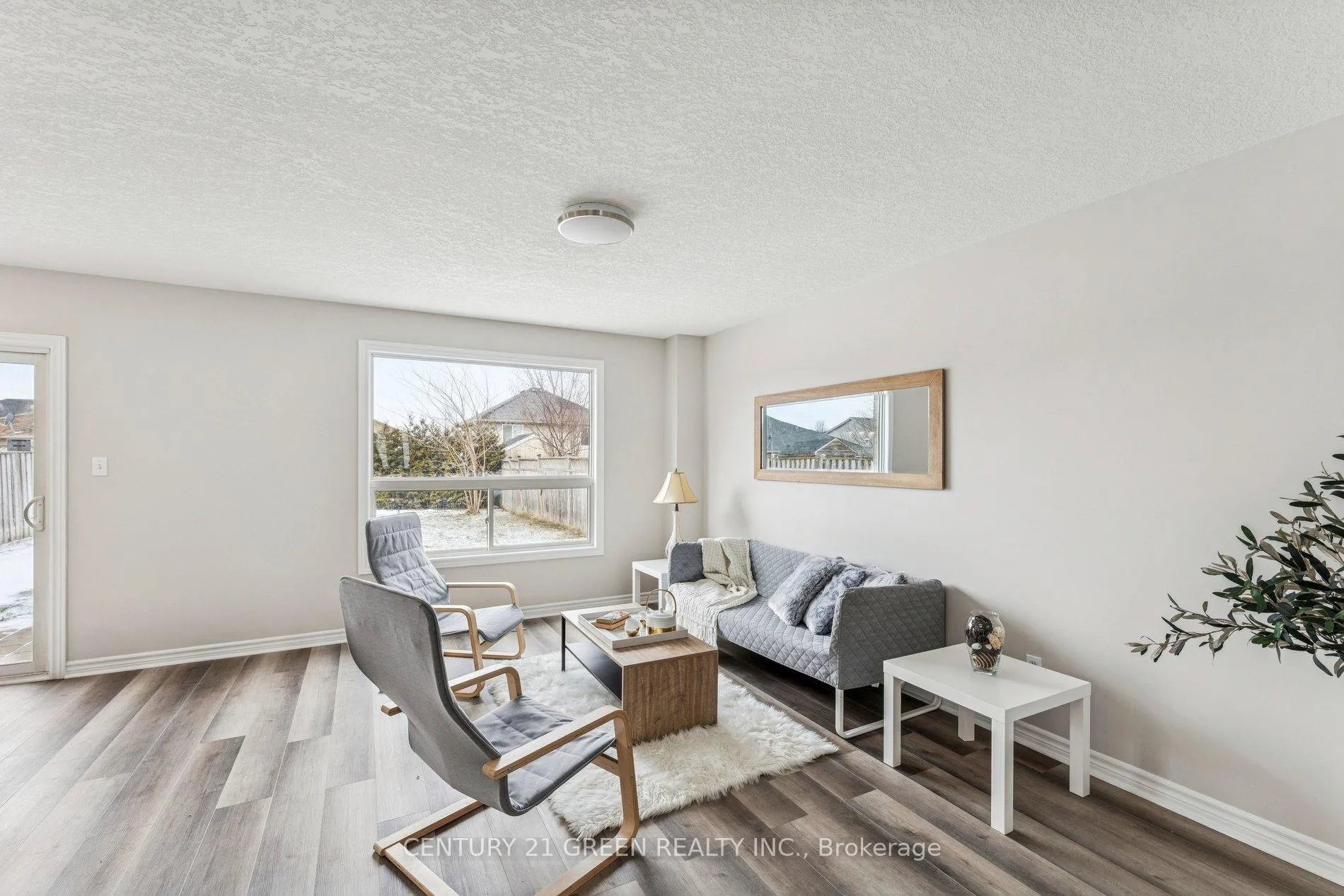 Photo 10 of 81 Penhale Avenue, St. Thomas — HOMEH