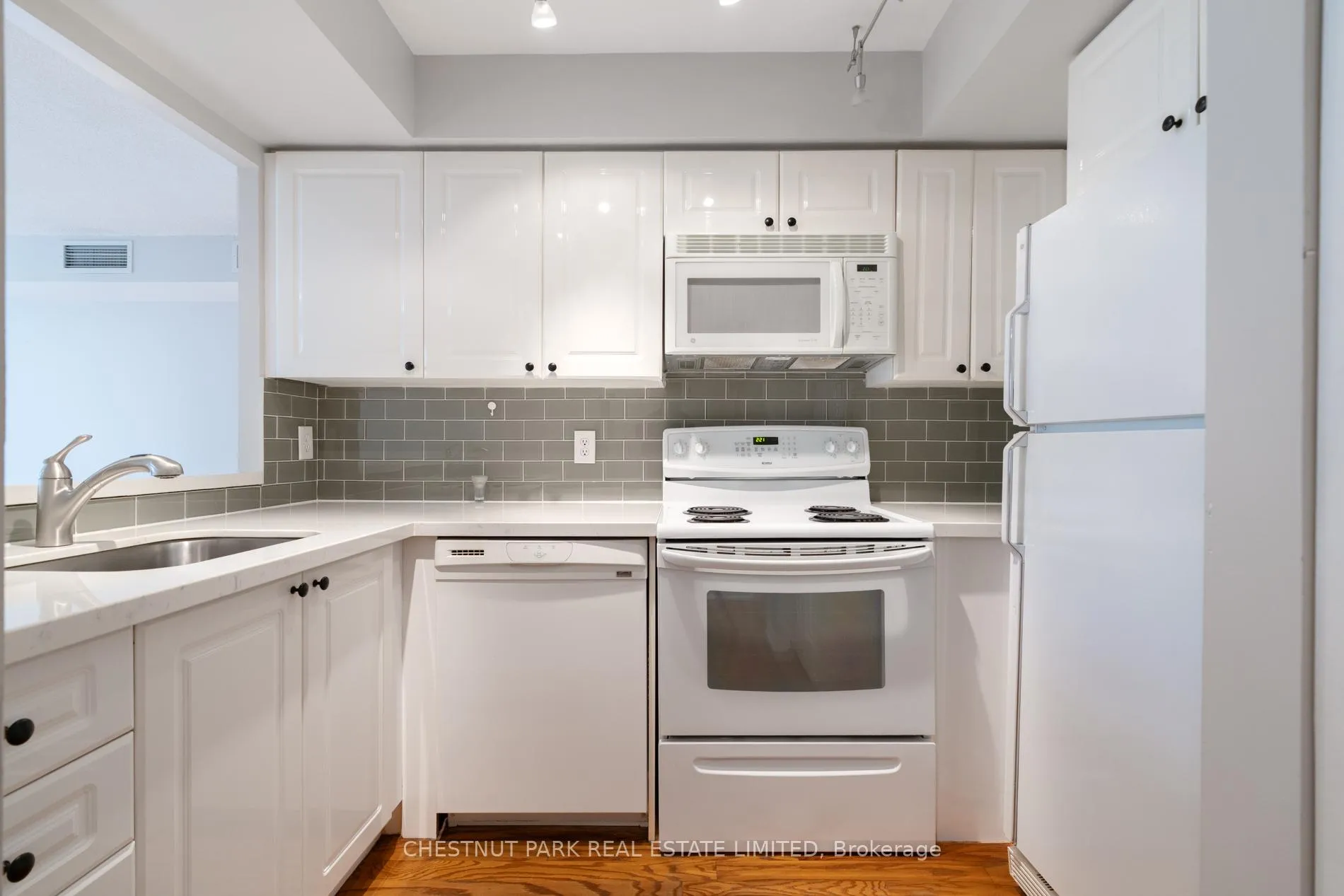 Photo 4 of Unit 502, 99 Hayden Street, Toronto, Church-Yonge Corridor — HOMEH