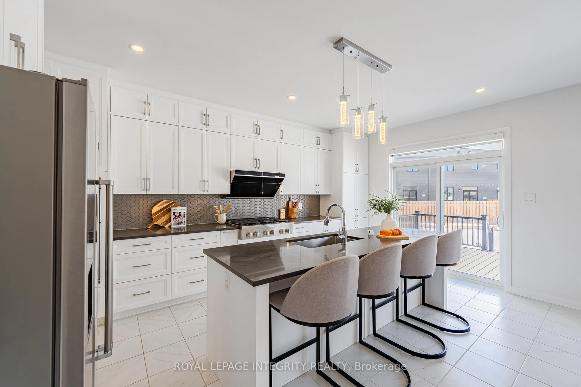 Photo 10 of 1027 Parabolica Way, Ottawa, Kanata - Kanata Lakes/Heritage Hills — HOMEH