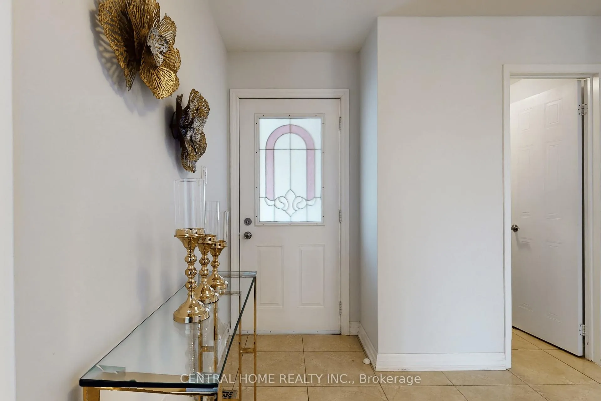 Photo 3 of 30 Moffat Crescent, Aurora, Aurora Heights — HOMEH