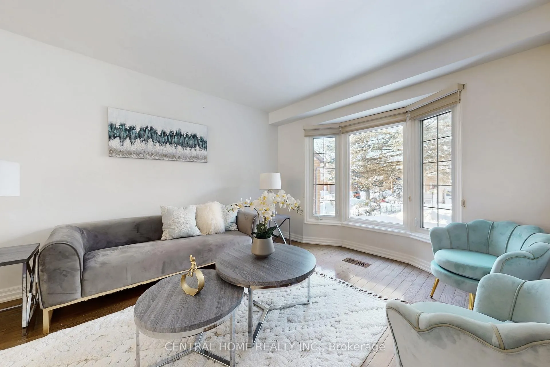 Photo 5 of 30 Moffat Crescent, Aurora, Aurora Heights — HOMEH