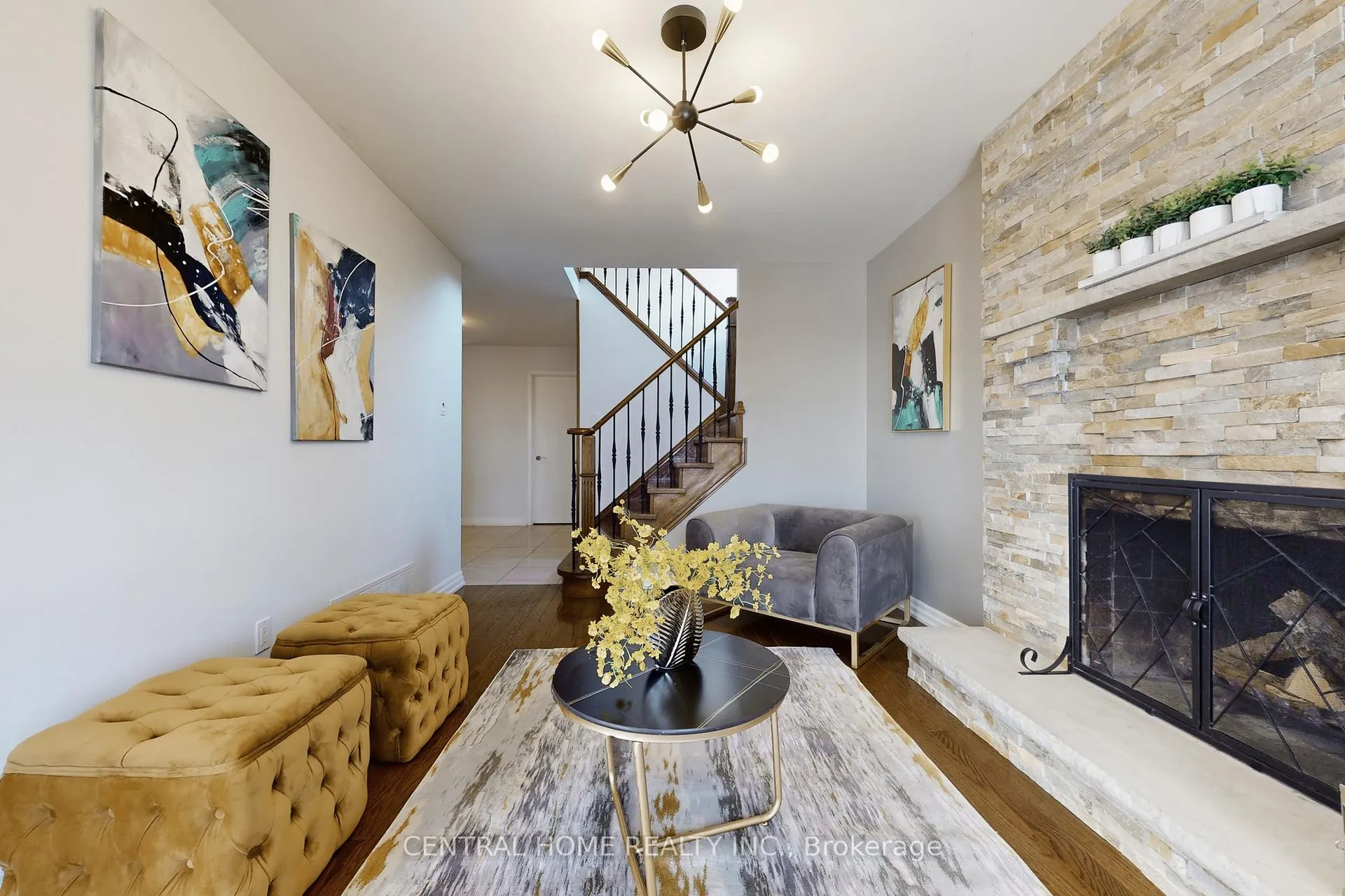 Photo 14 of 30 Moffat Crescent, Aurora, Aurora Heights — HOMEH
