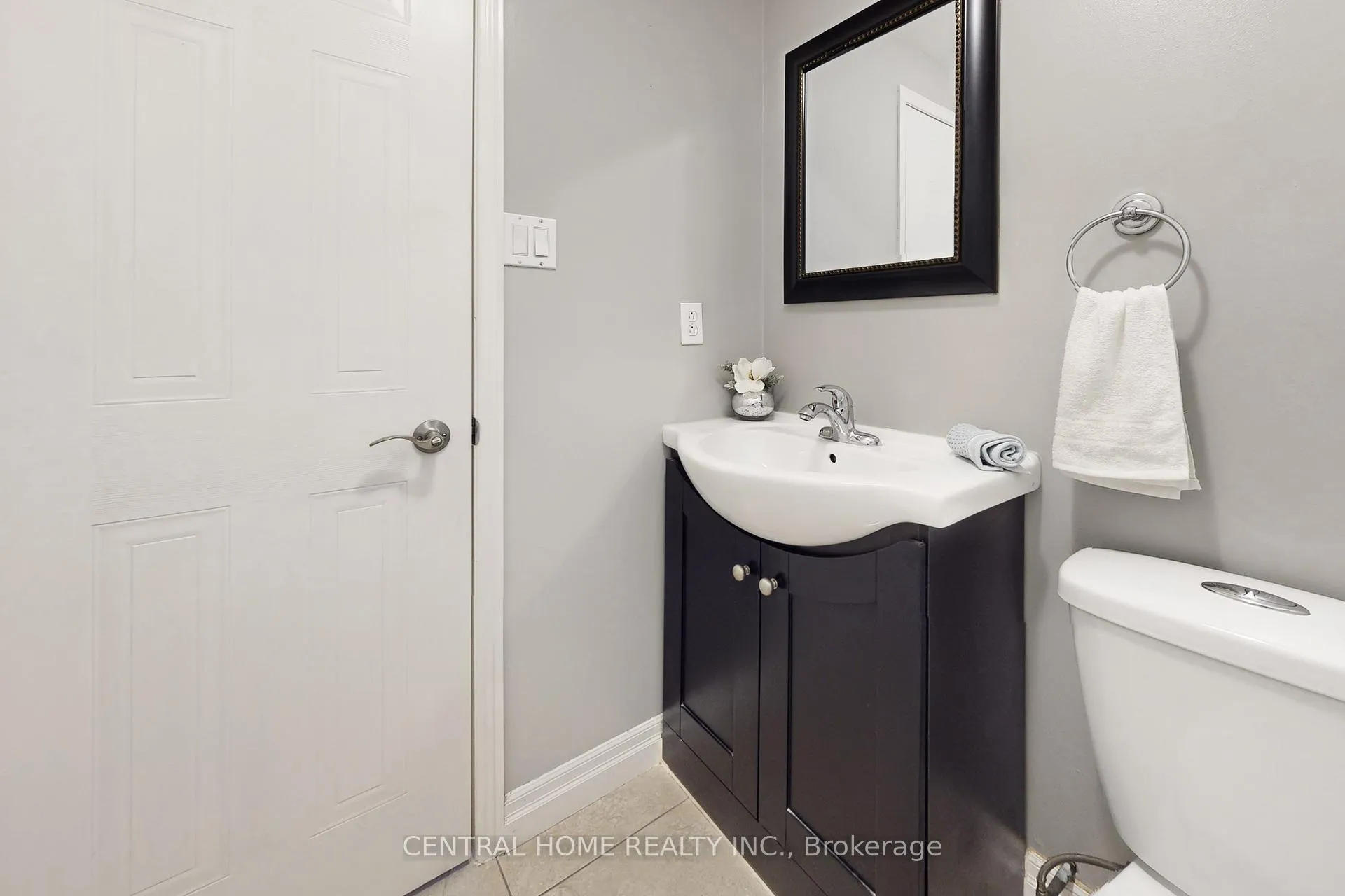 Photo 19 of 30 Moffat Crescent, Aurora, Aurora Heights — HOMEH