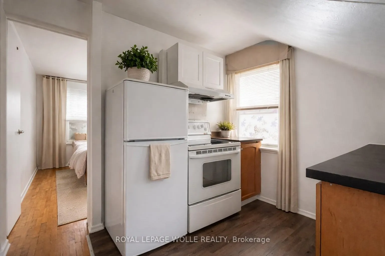 Photo 6 of Unit Upper, 498 Ottawa Street S, Waterloo — HOMEH