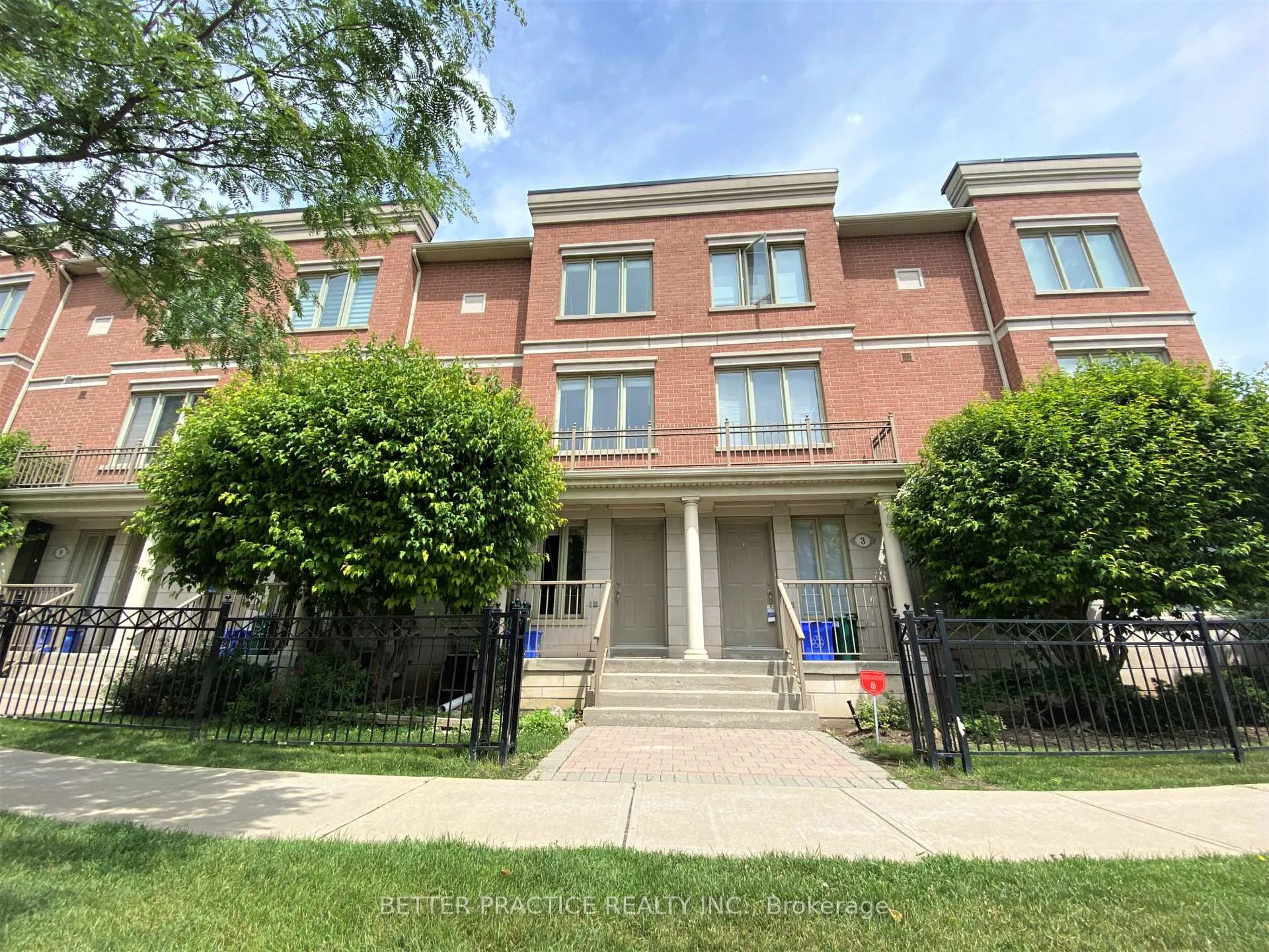 Photo 1 of 5 Saddlecreek Drive, Markham, Commerce Valley — HOMEH
