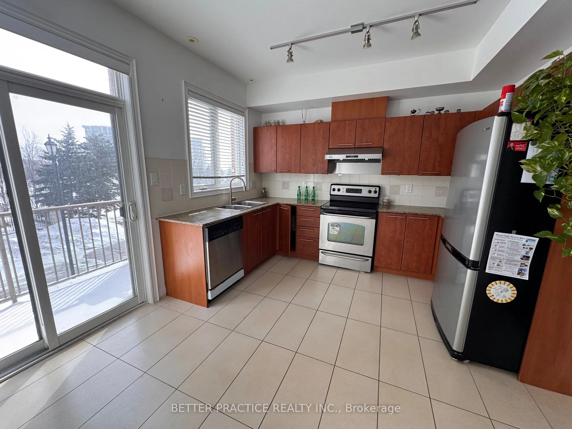 Photo 3 of 5 Saddlecreek Drive, Markham, Commerce Valley — HOMEH