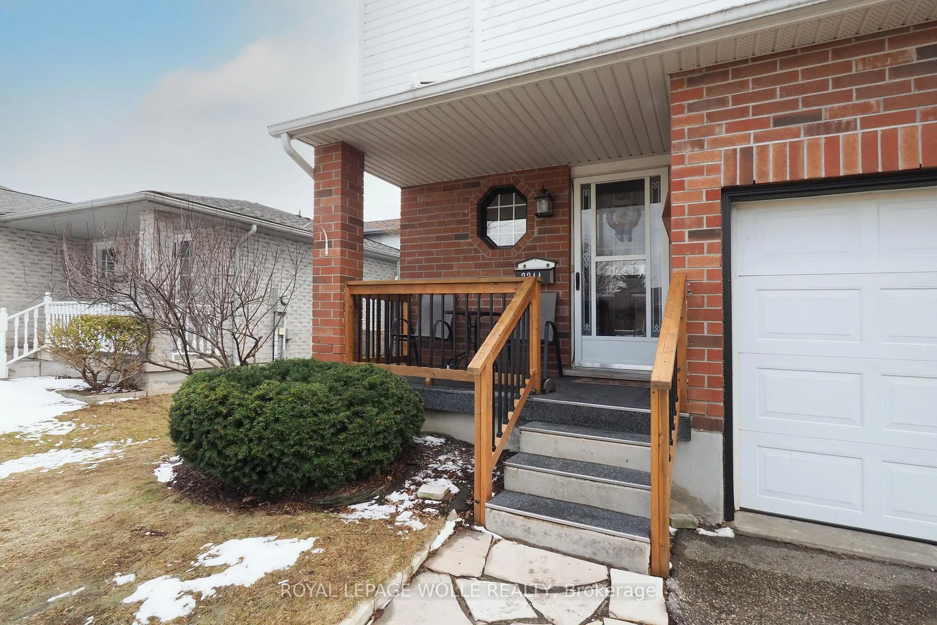 Photo 2 of Unit A, 224 Inverhuron Crescent, Waterloo — HOMEH
