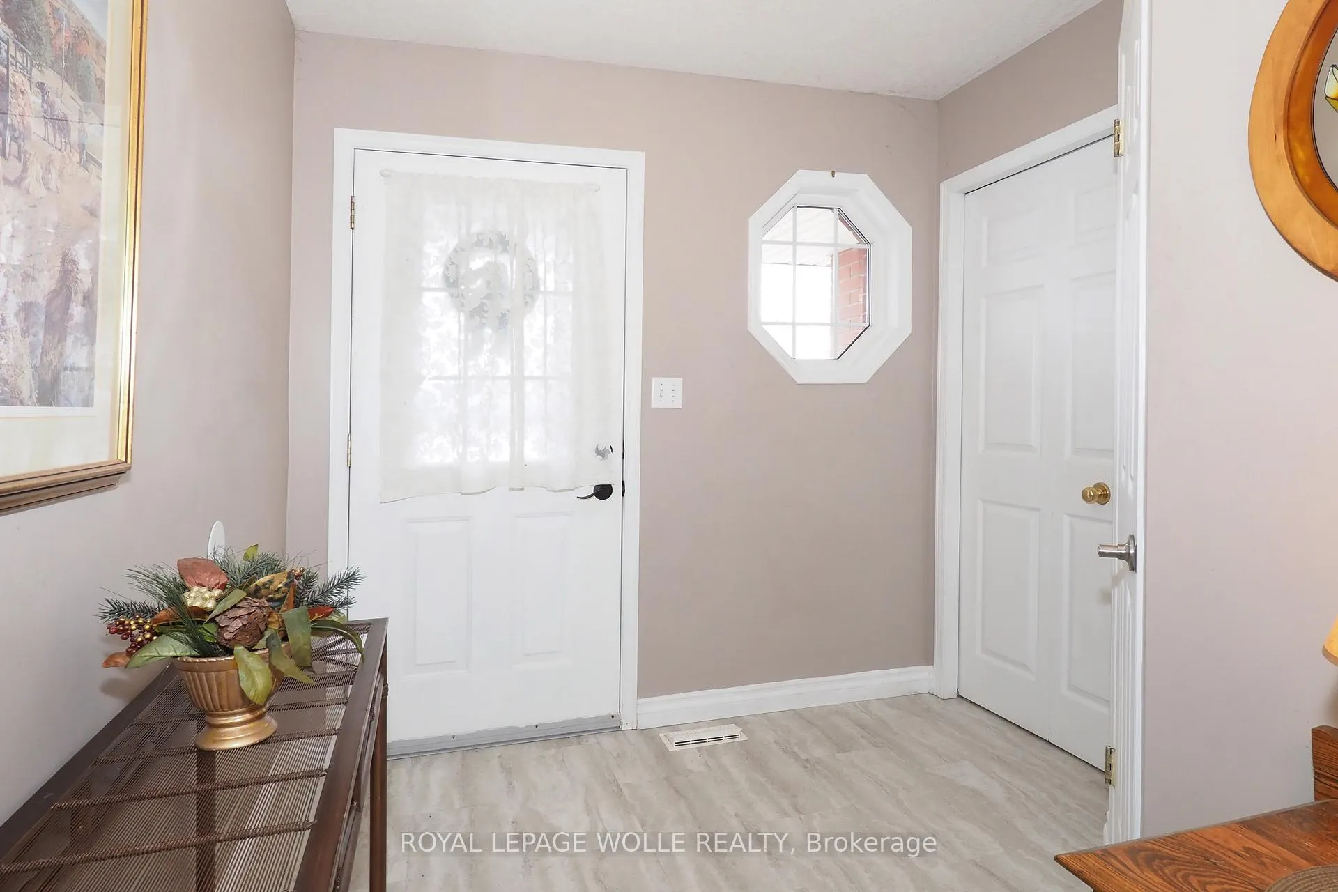 Photo 3 of Unit A, 224 Inverhuron Crescent, Waterloo — HOMEH