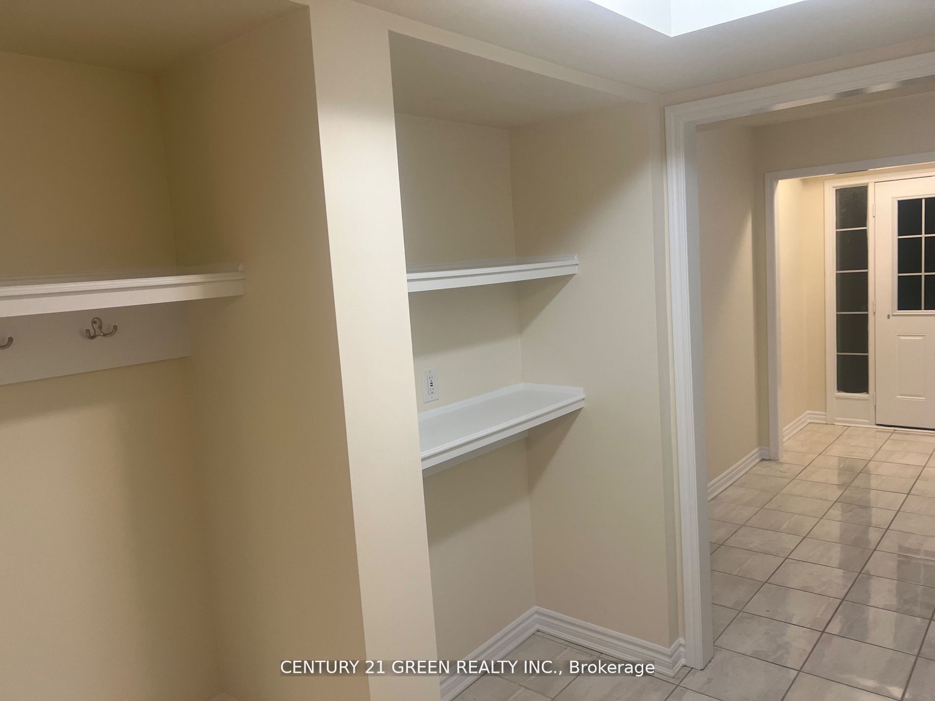 Photo 5 of 1098 Silk Street, Pickering, Rural Pickering — HOMEH