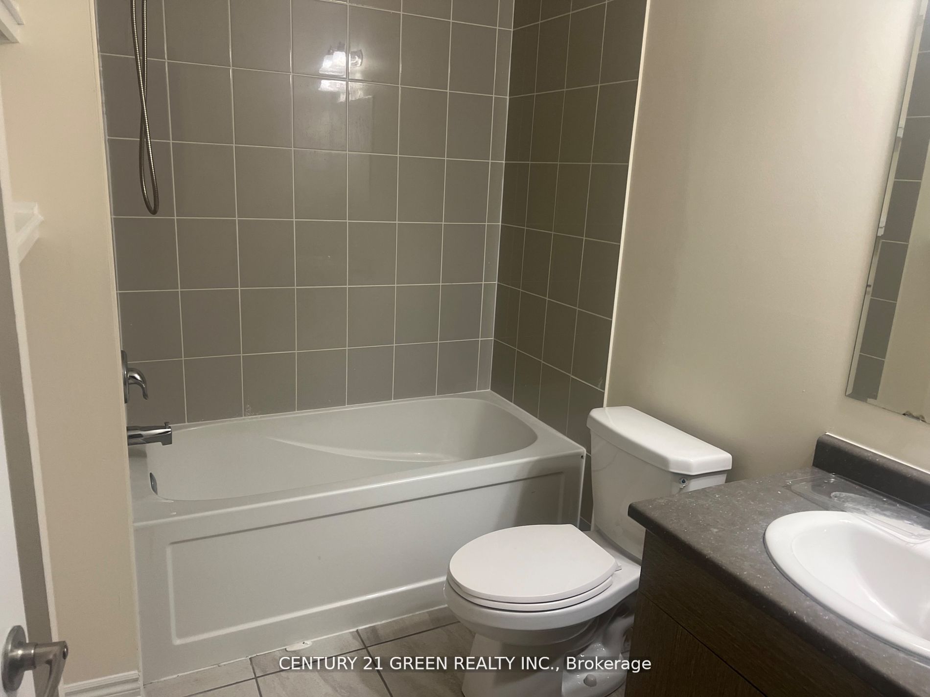 Photo 14 of 1098 Silk Street, Pickering, Rural Pickering — HOMEH