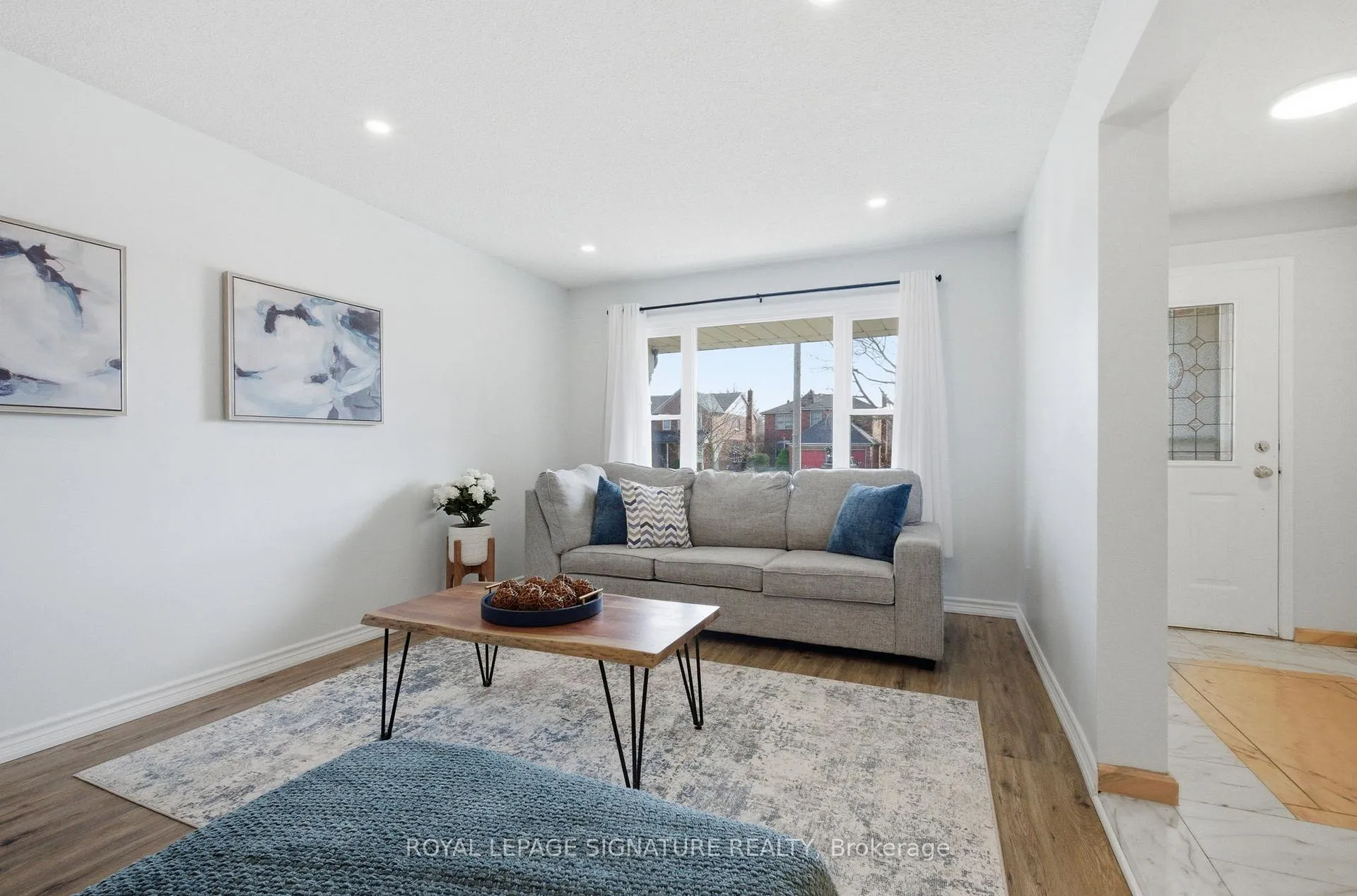 Photo 3 of 669 Highview Road, Pickering, Amberlea — HOMEH