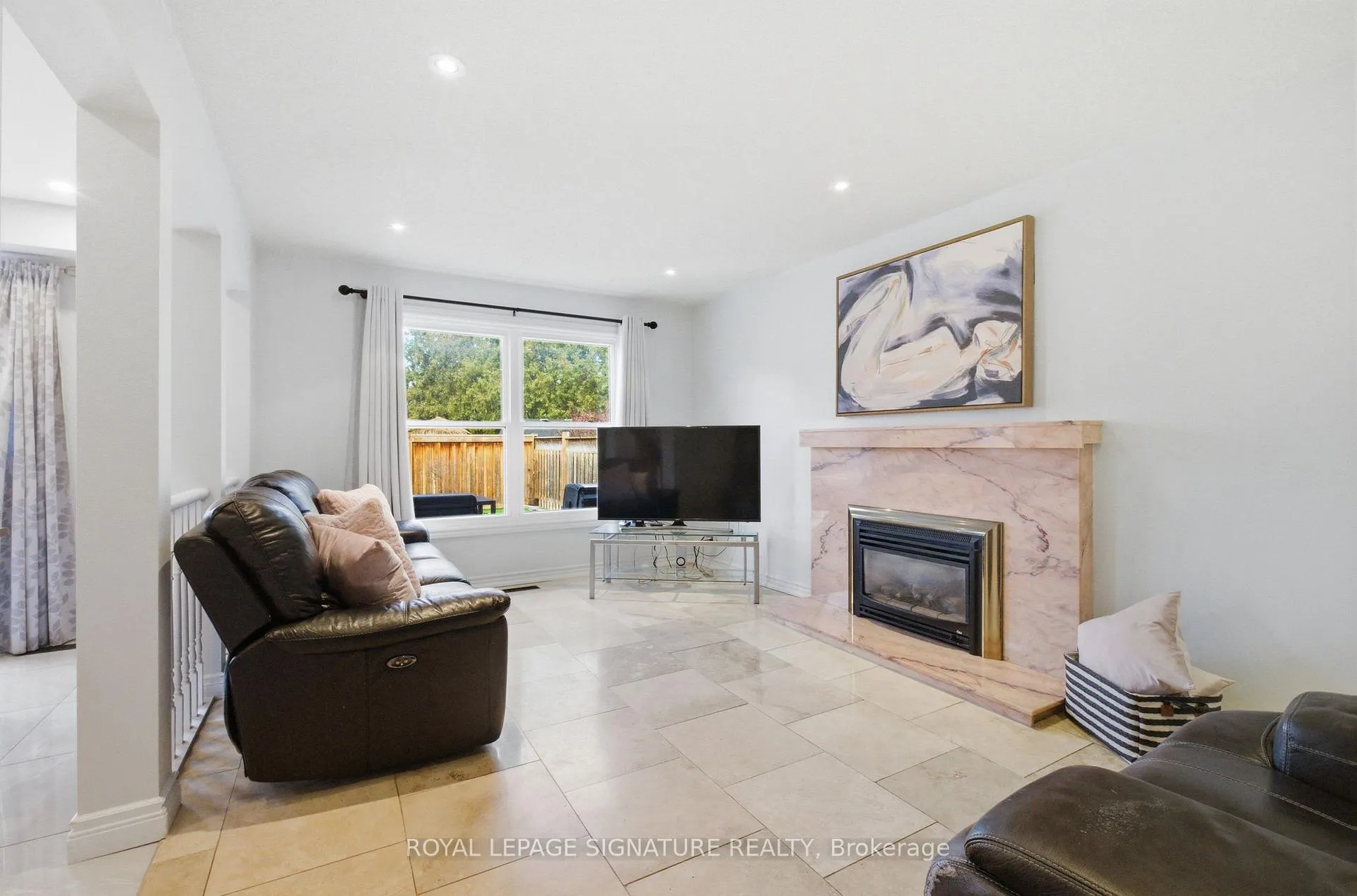Photo 9 of 669 Highview Road, Pickering, Amberlea — HOMEH