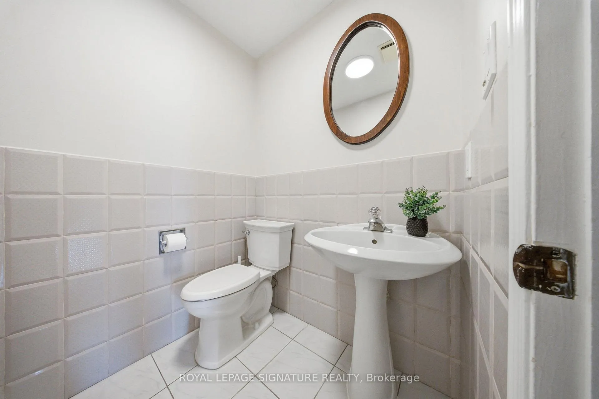 Photo 16 of 669 Highview Road, Pickering, Amberlea — HOMEH
