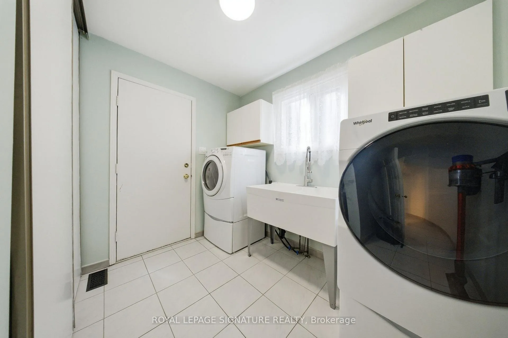 Photo 17 of 669 Highview Road, Pickering, Amberlea — HOMEH