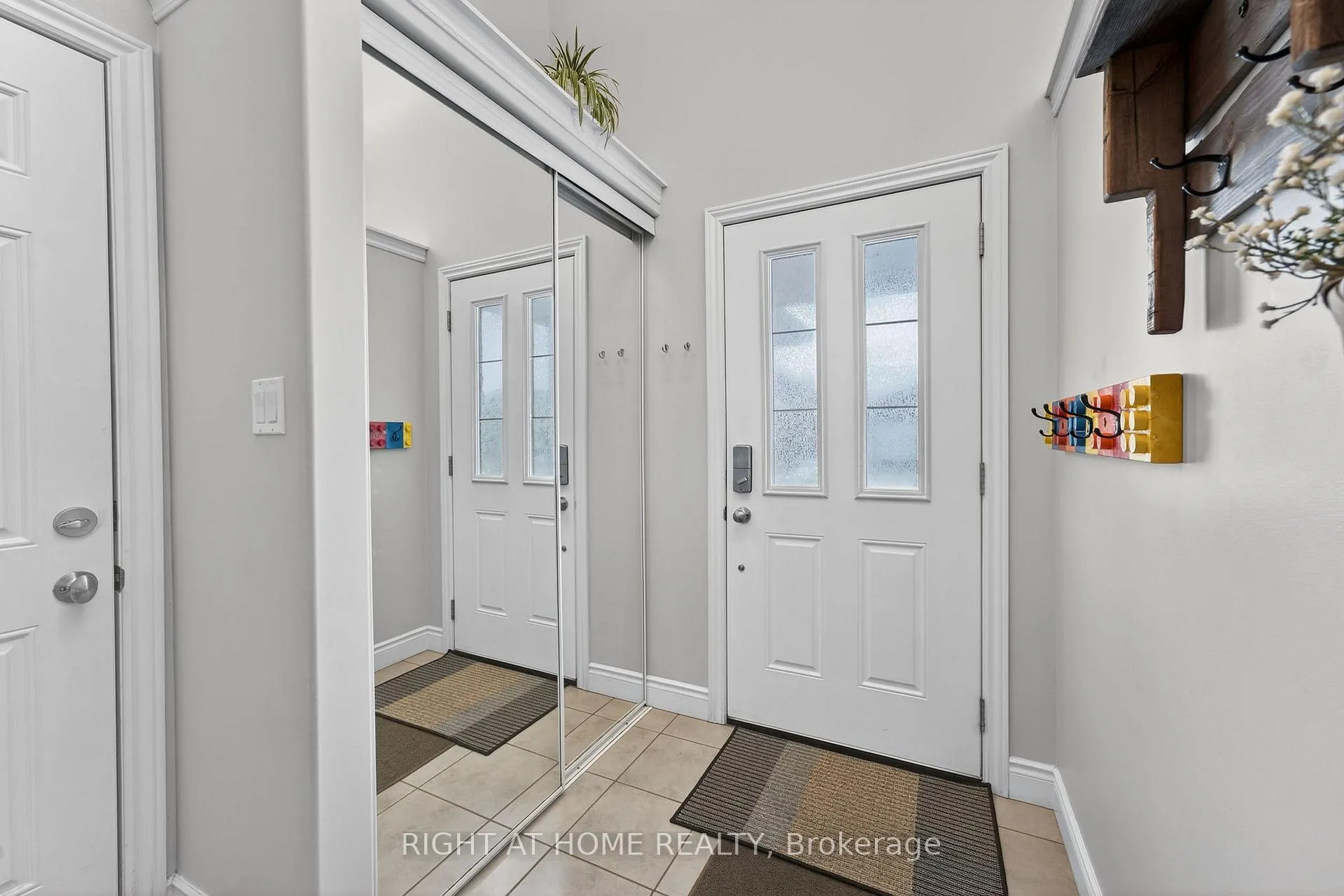 Photo 3 of 48 Freedom Crescent, Quinte West, Sidney Ward — HOMEH