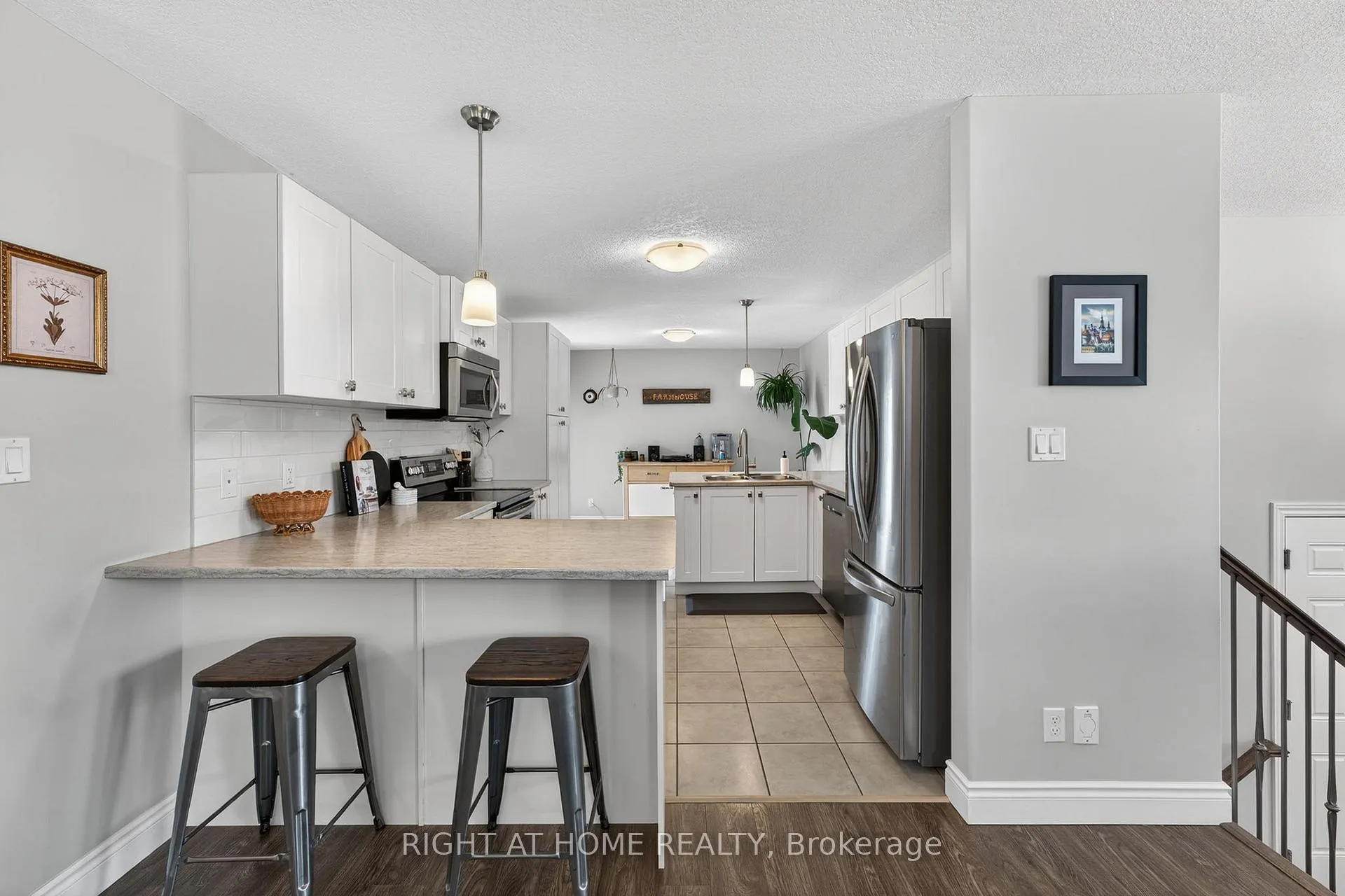 Photo 10 of 48 Freedom Crescent, Quinte West, Sidney Ward — HOMEH