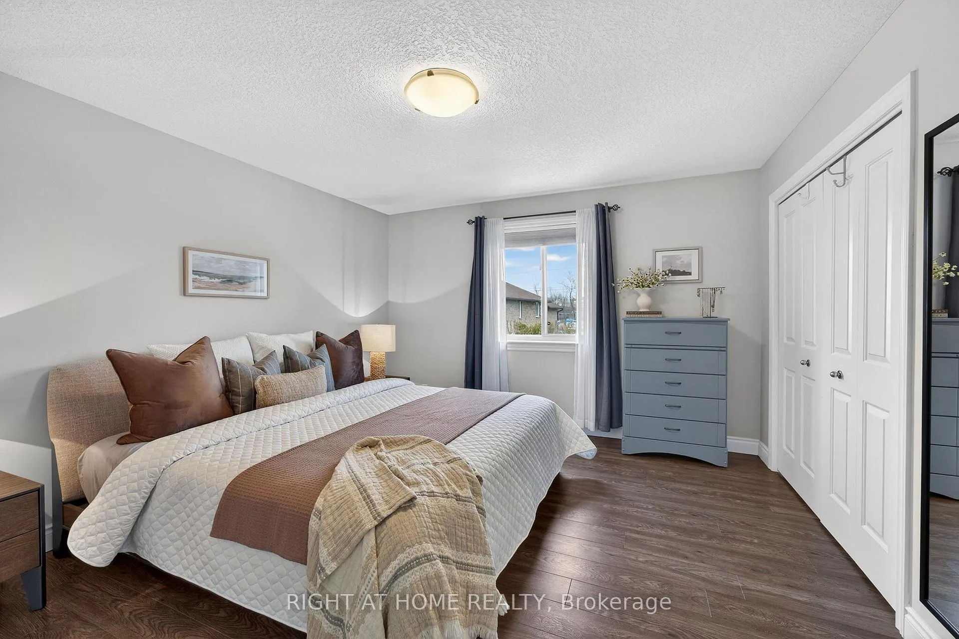 Photo 16 of 48 Freedom Crescent, Quinte West, Sidney Ward — HOMEH