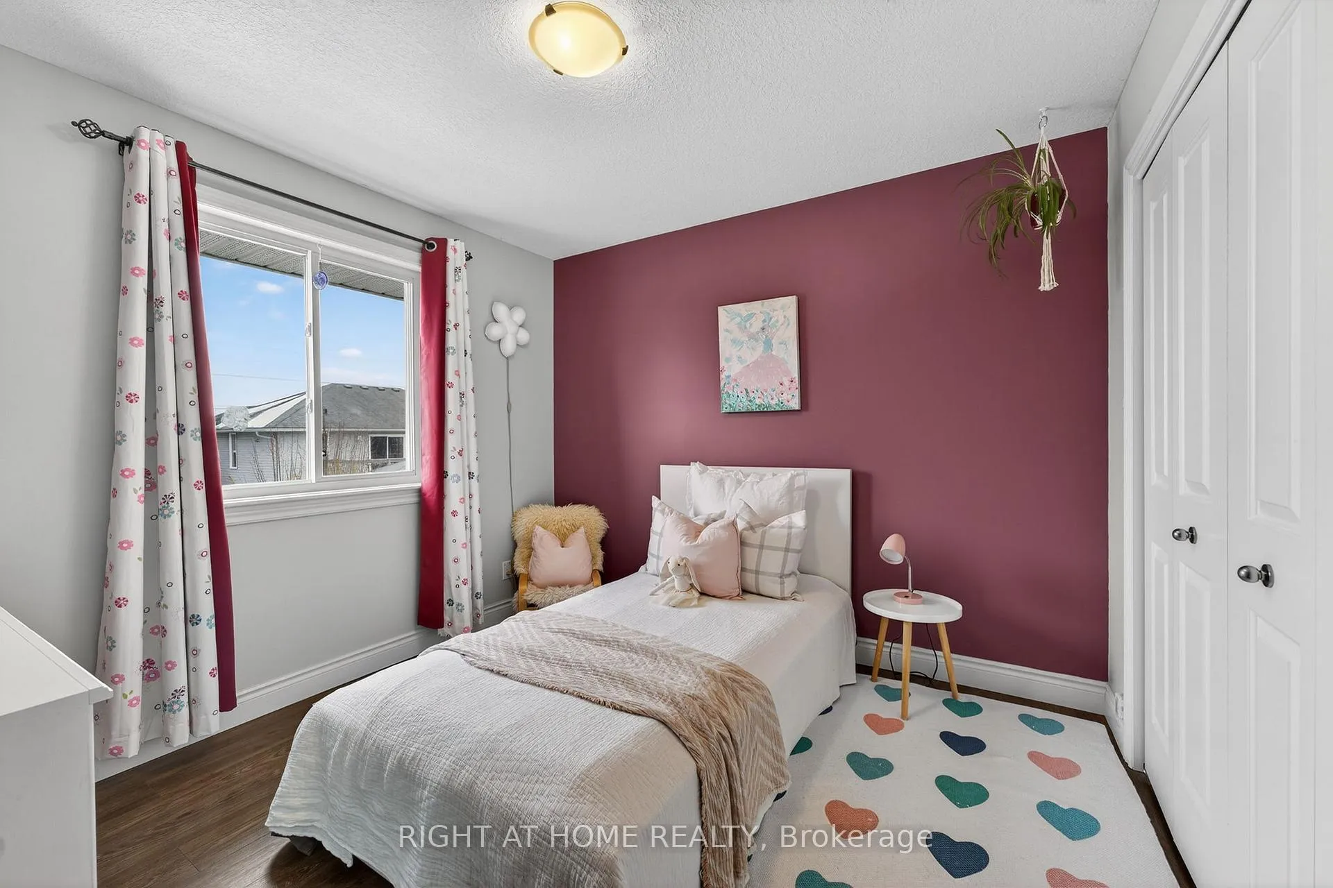 Photo 23 of 48 Freedom Crescent, Quinte West, Sidney Ward — HOMEH