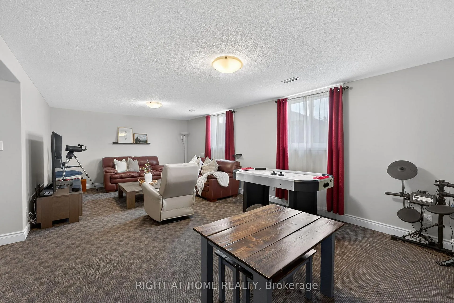 Photo 27 of 48 Freedom Crescent, Quinte West, Sidney Ward — HOMEH