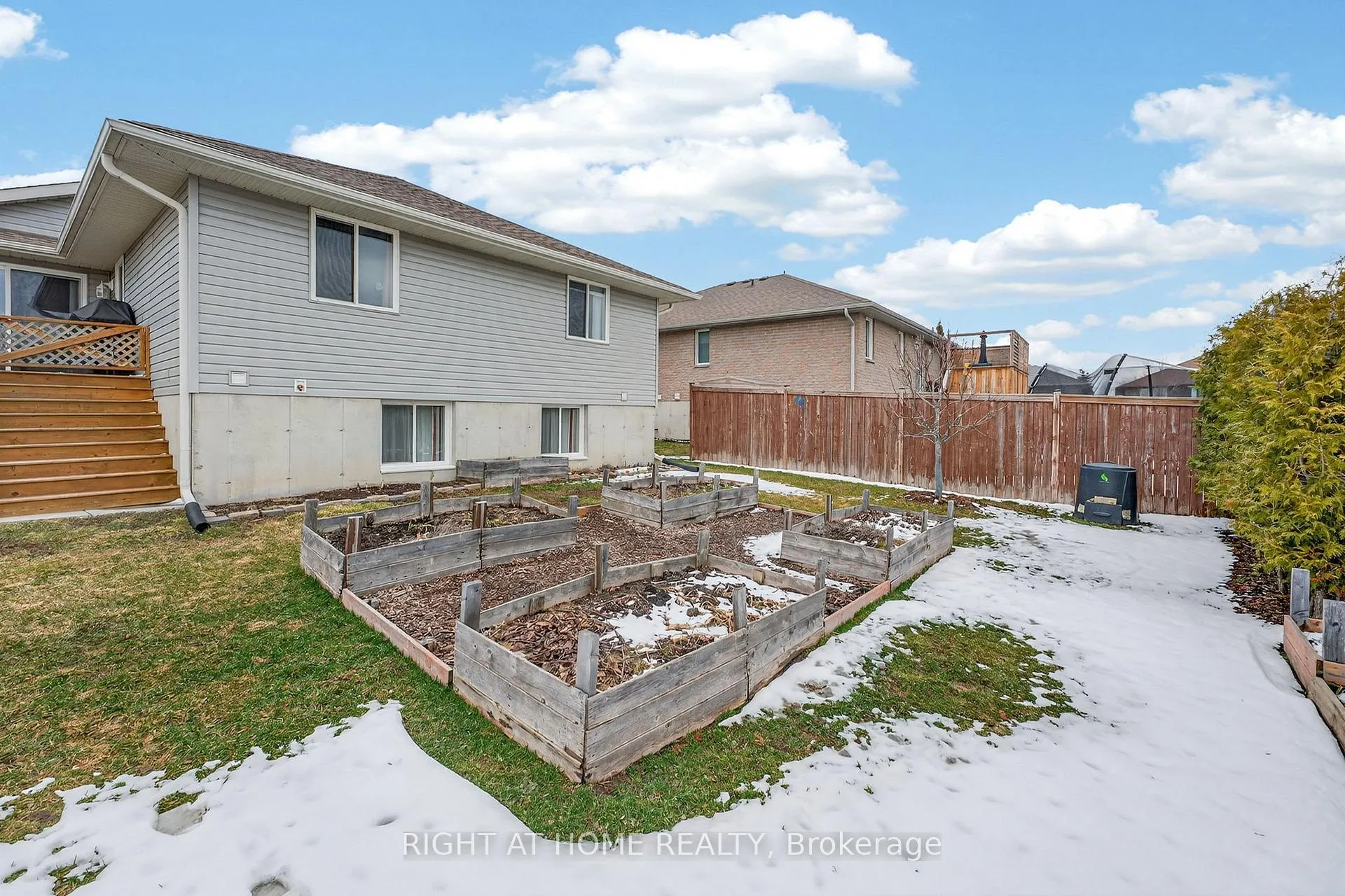 Photo 37 of 48 Freedom Crescent, Quinte West, Sidney Ward — HOMEH