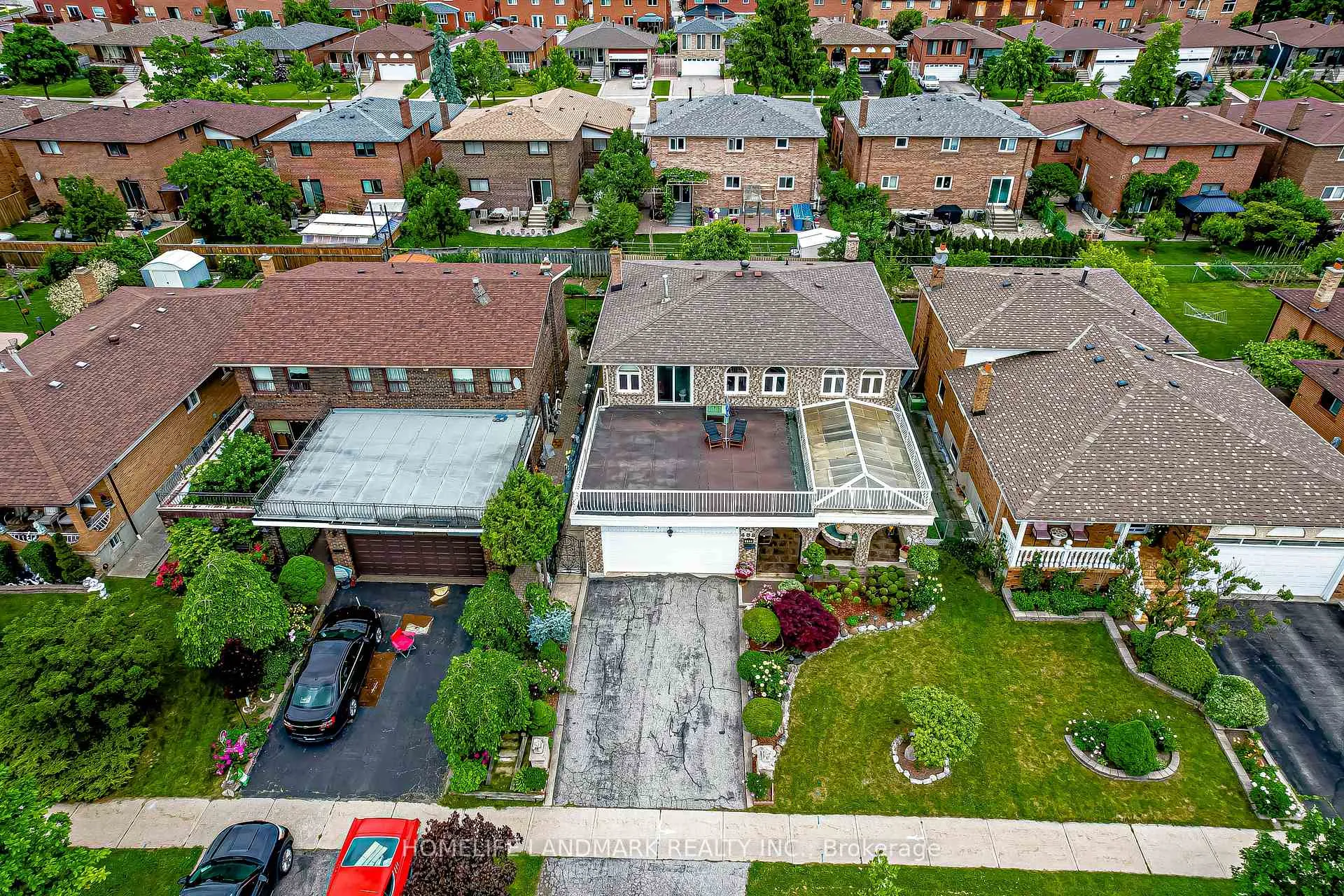 Photo 4 of 452 Woodbridge Avenue, Vaughan, West Woodbridge — HOMEH